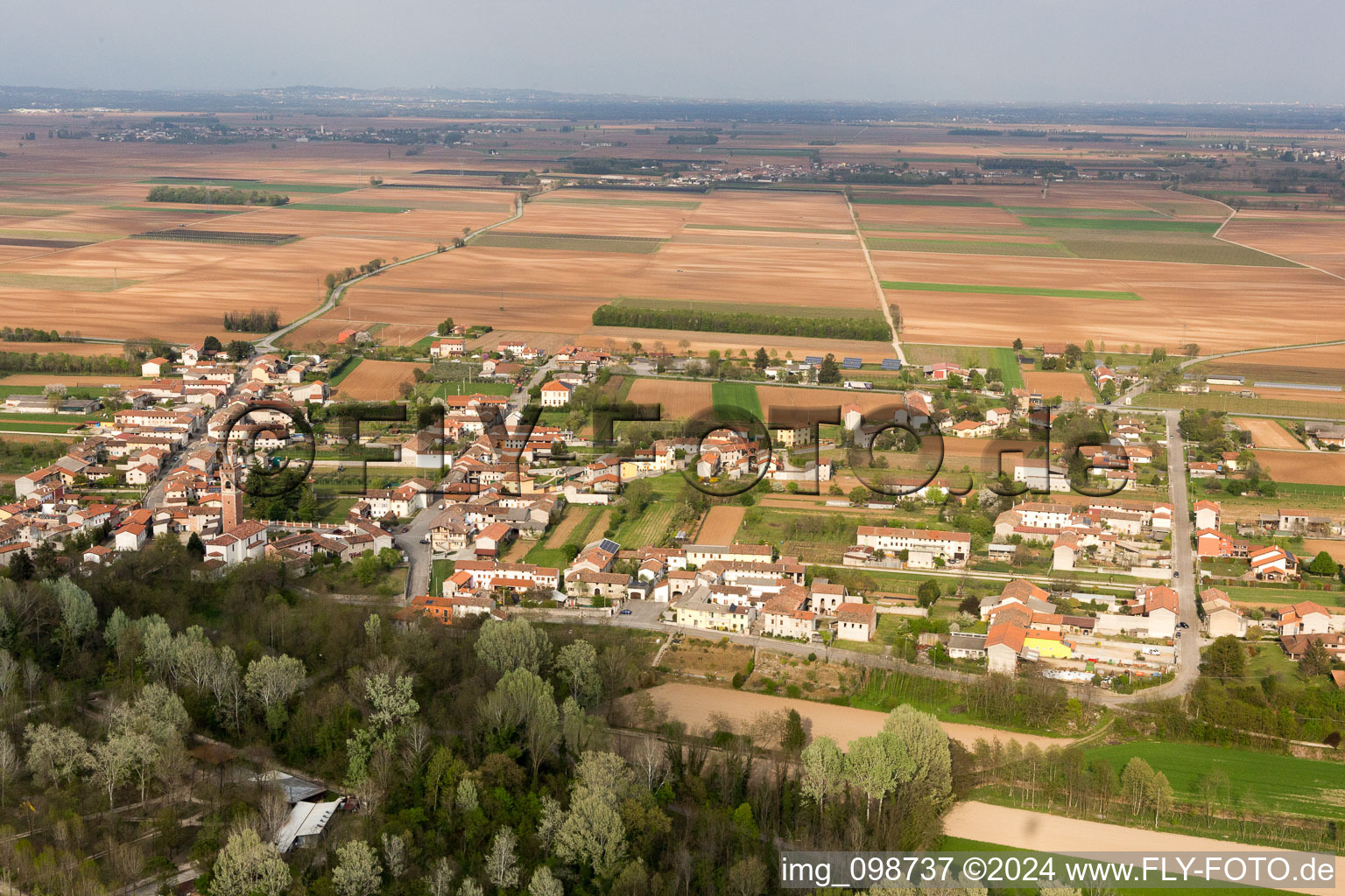 Vue aérienne de Turrida dans le département Frioul-Vénétie Julienne, Italie