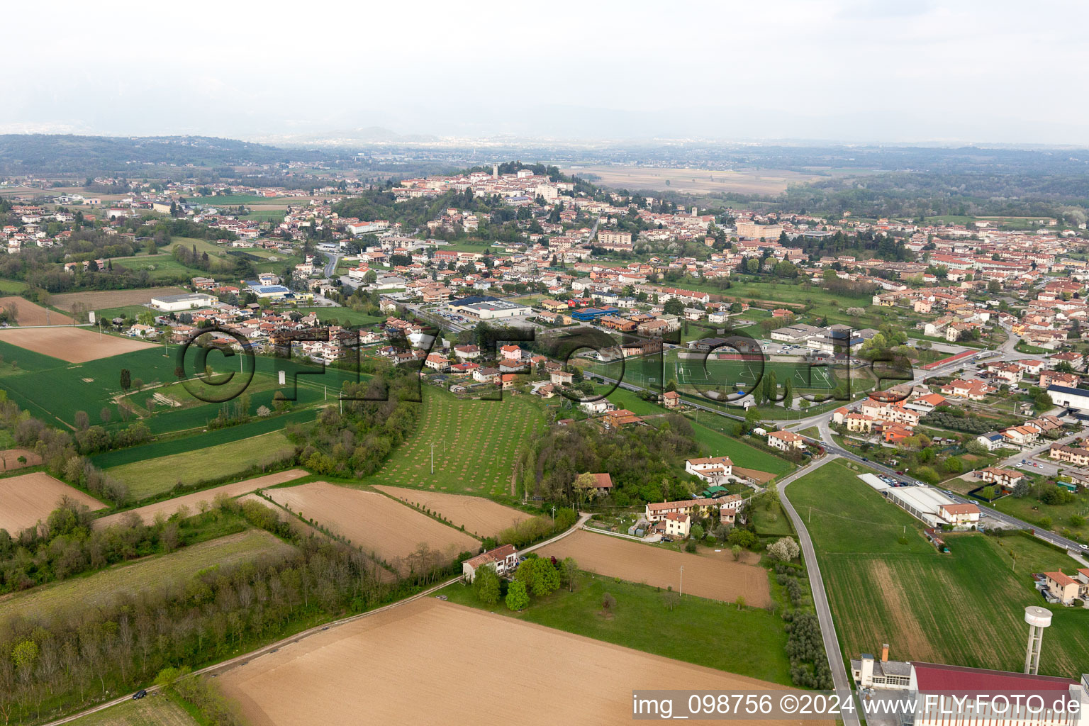 Vue aérienne de San Daniele del Friuli dans le département Udine, Italie