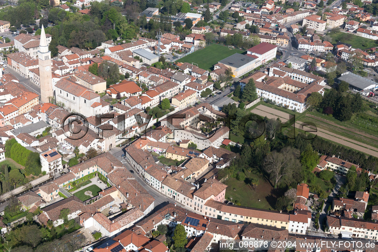 San Vito al Tagliamento dans le département Pordenone, Italie d'en haut