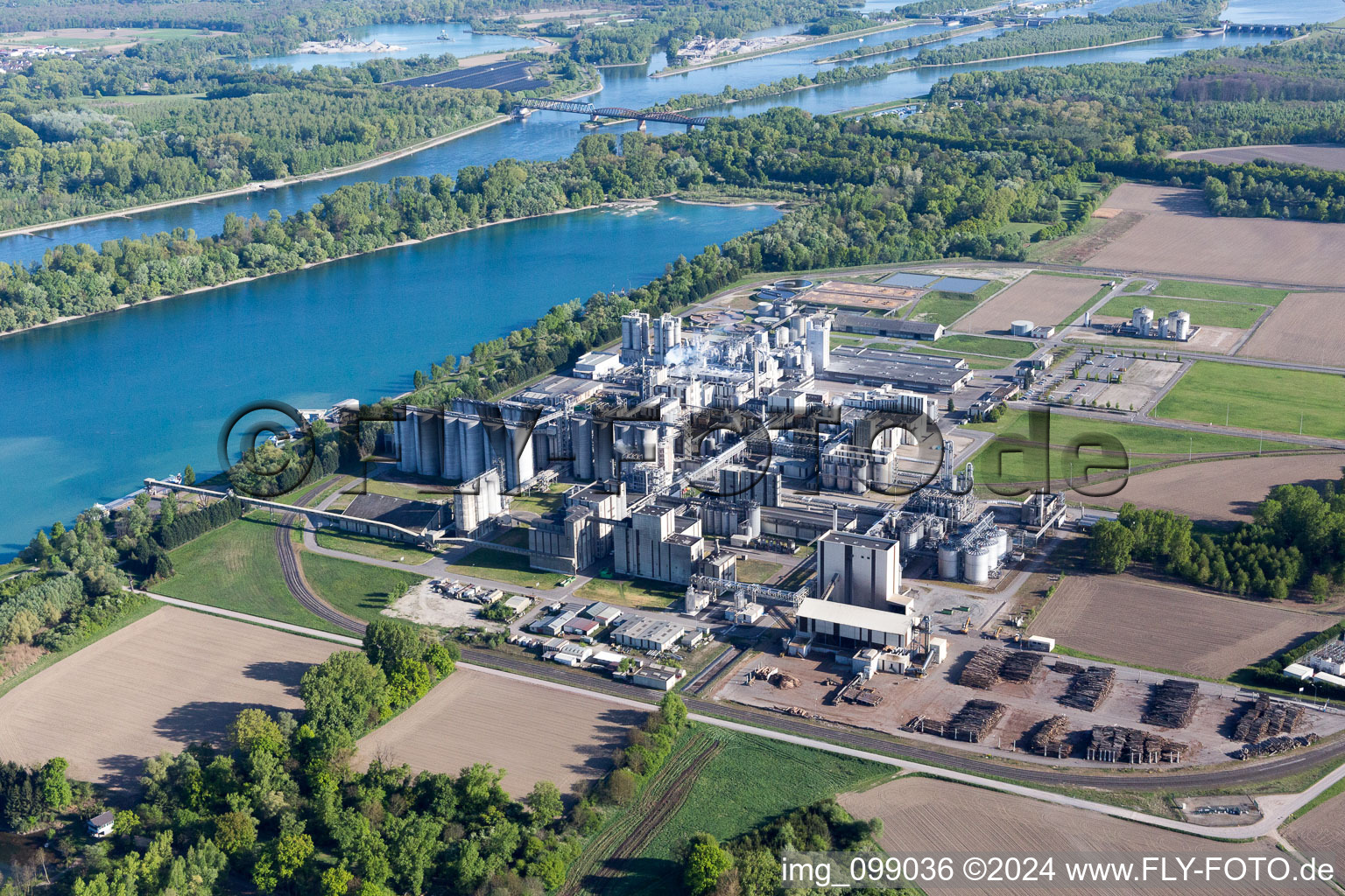 Enregistrement par drone de Beinheim dans le département Bas Rhin, France