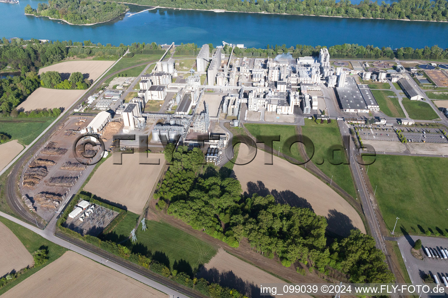 Beinheim dans le département Bas Rhin, France d'un drone