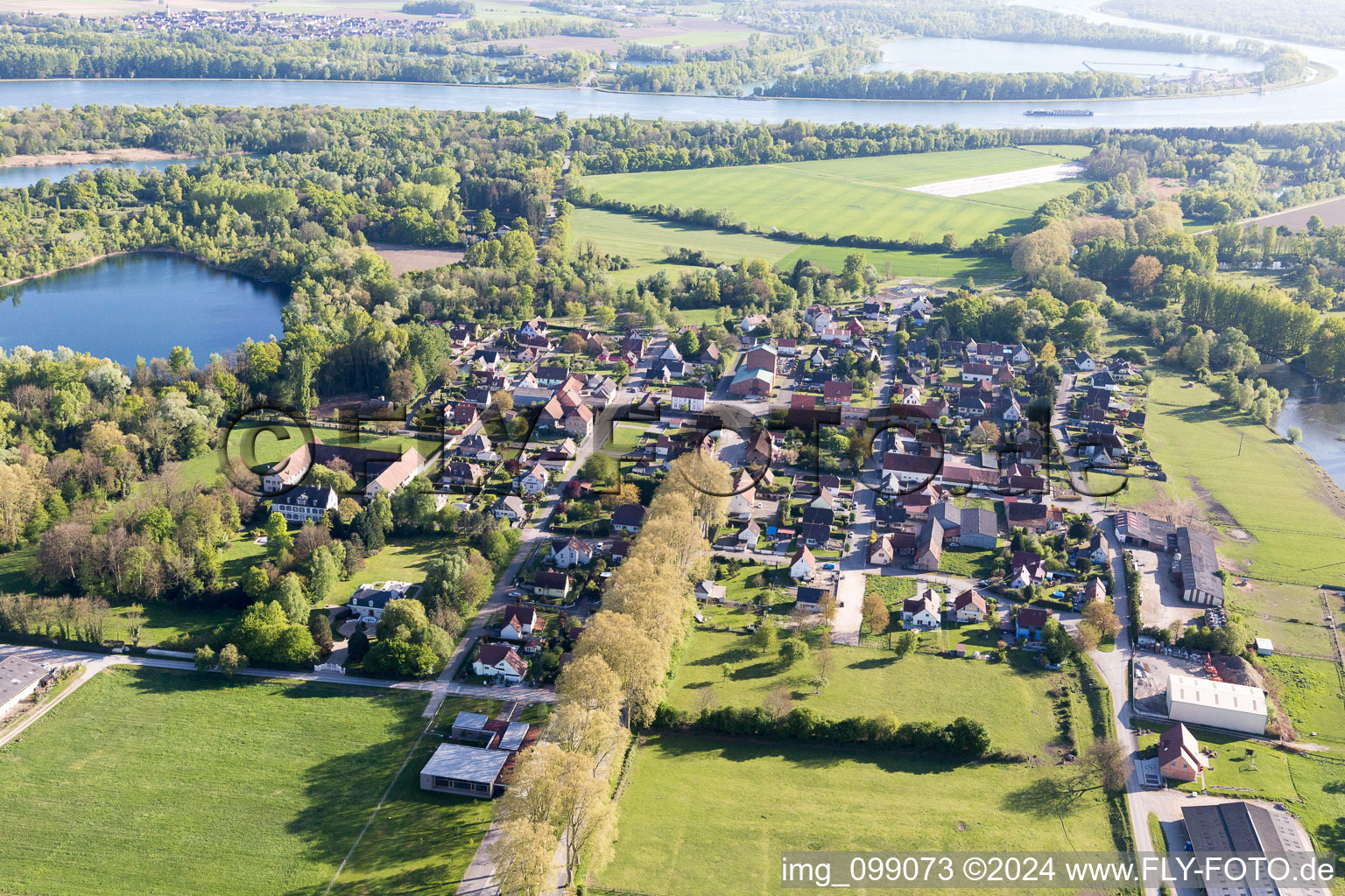 Enregistrement par drone de Fort-Louis dans le département Bas Rhin, France