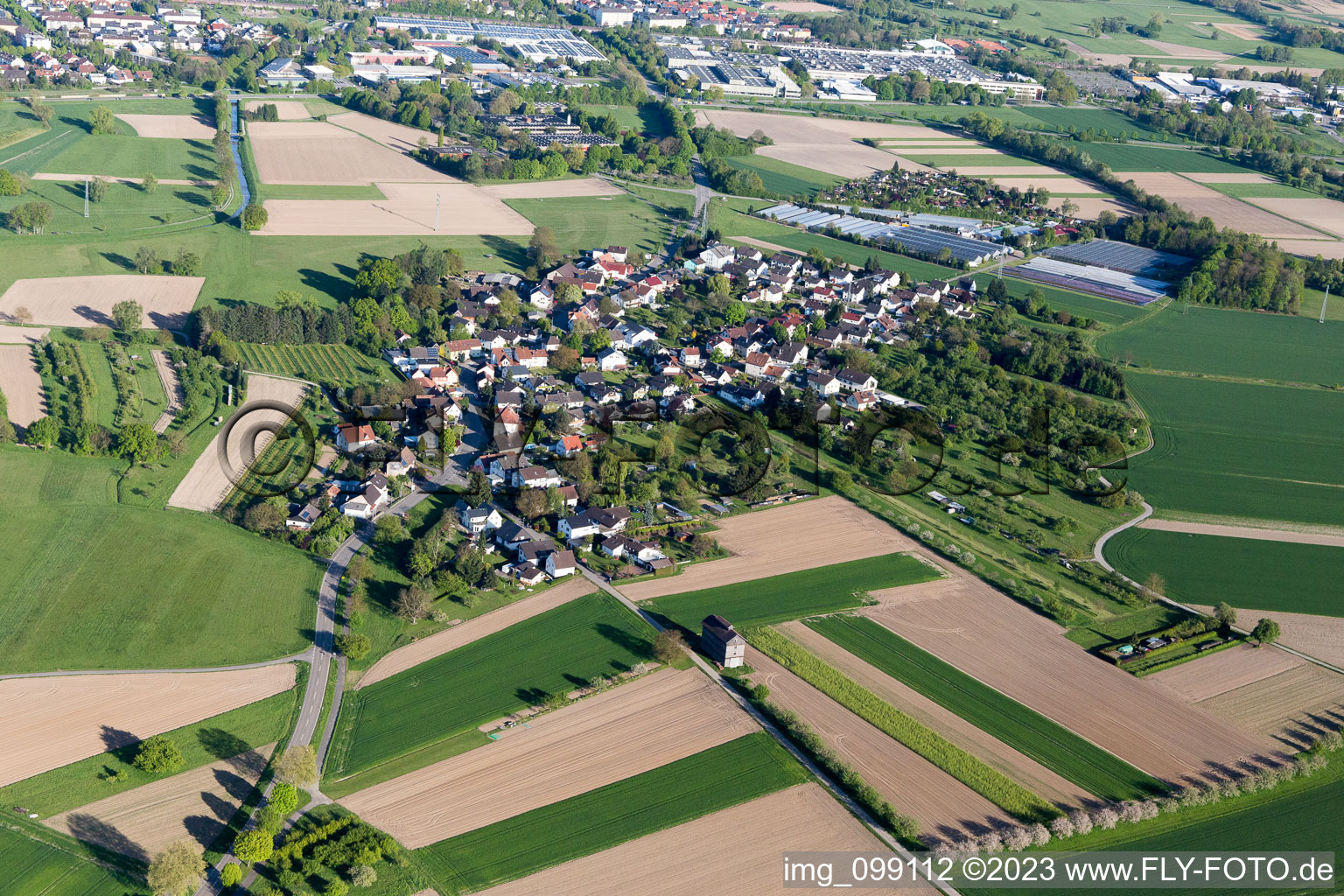 Vue aérienne de Quartier Oberweier in Bühl dans le département Bade-Wurtemberg, Allemagne