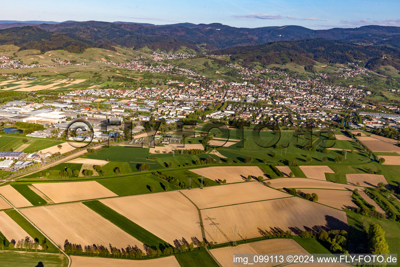 Vue aérienne de De l'ouest à Bühl dans le département Bade-Wurtemberg, Allemagne