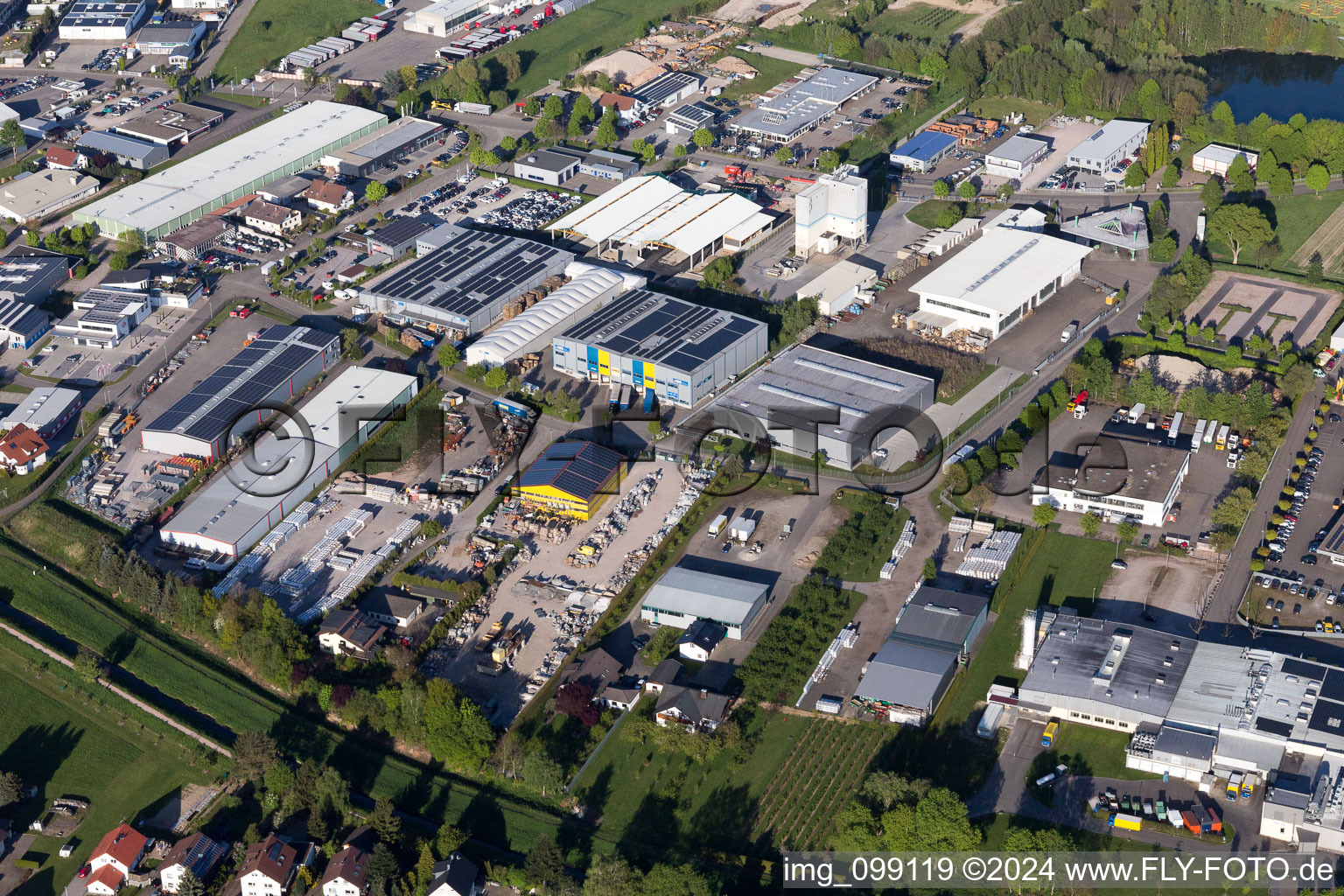 Photographie aérienne de Zone industrielle ouest à le quartier Vimbuch in Bühl dans le département Bade-Wurtemberg, Allemagne