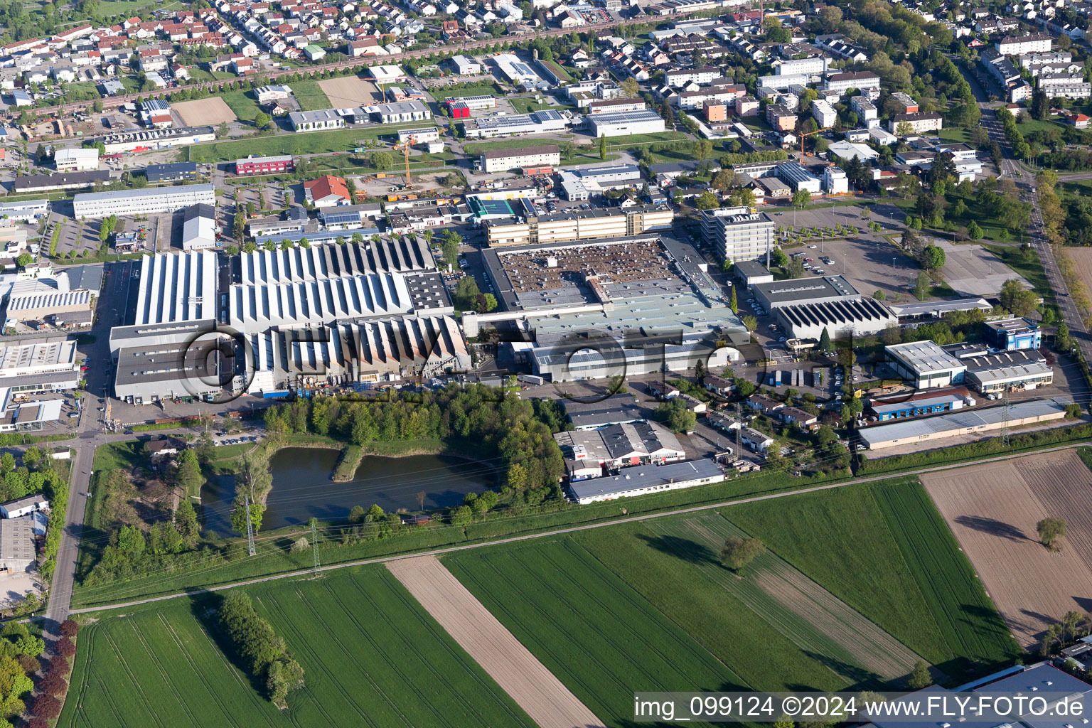 Vue aérienne de Schaeffler Automobile à Bühl dans le département Bade-Wurtemberg, Allemagne