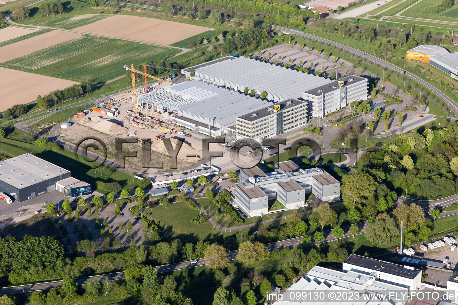 Vue aérienne de Zone industrielle ouest à Bühl dans le département Bade-Wurtemberg, Allemagne