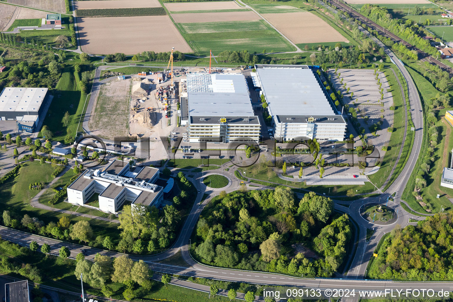 Zone industrielle Chantier de Bußmatten LUK à Bühl dans le département Bade-Wurtemberg, Allemagne d'en haut