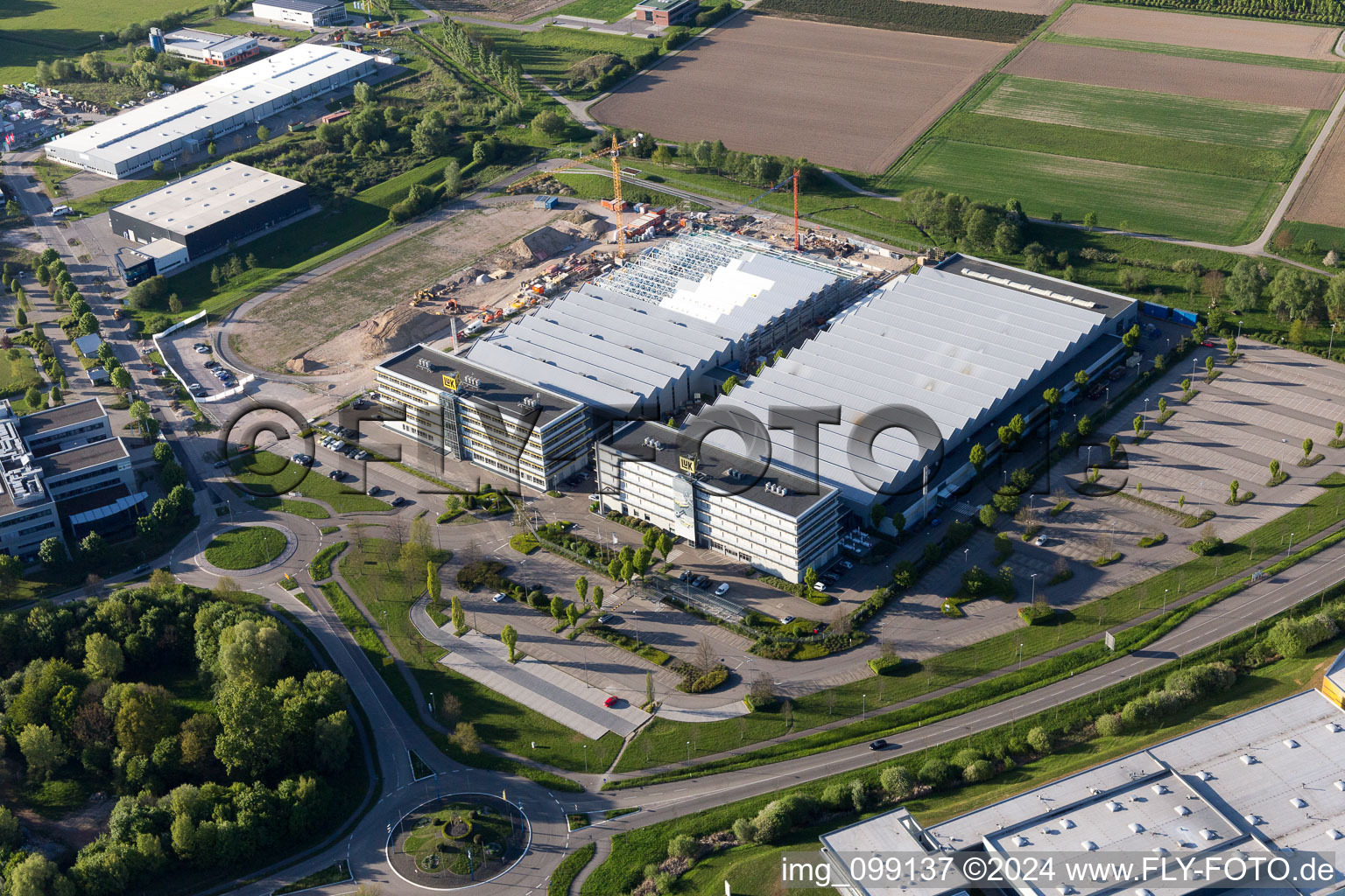 Zone industrielle Chantier de Bußmatten LUK à Bühl dans le département Bade-Wurtemberg, Allemagne vue d'en haut