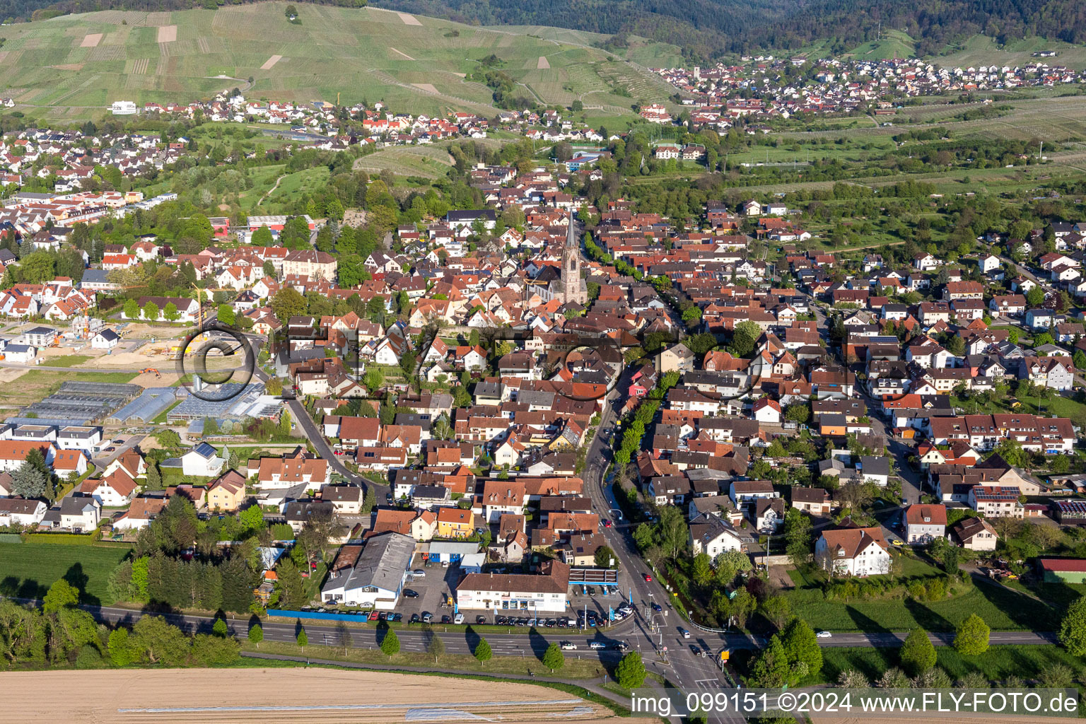 Vue aérienne de Vue des rues et des maisons des quartiers résidentiels à Steinbach dans le département Bade-Wurtemberg, Allemagne