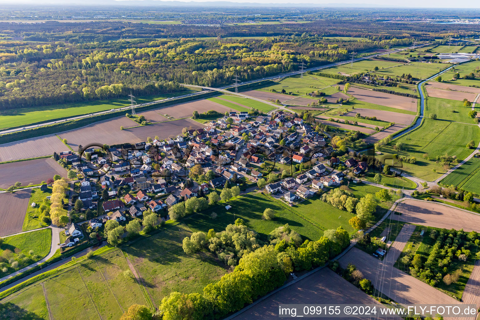 Vue aérienne de Quartier Halberstung in Sinzheim dans le département Bade-Wurtemberg, Allemagne