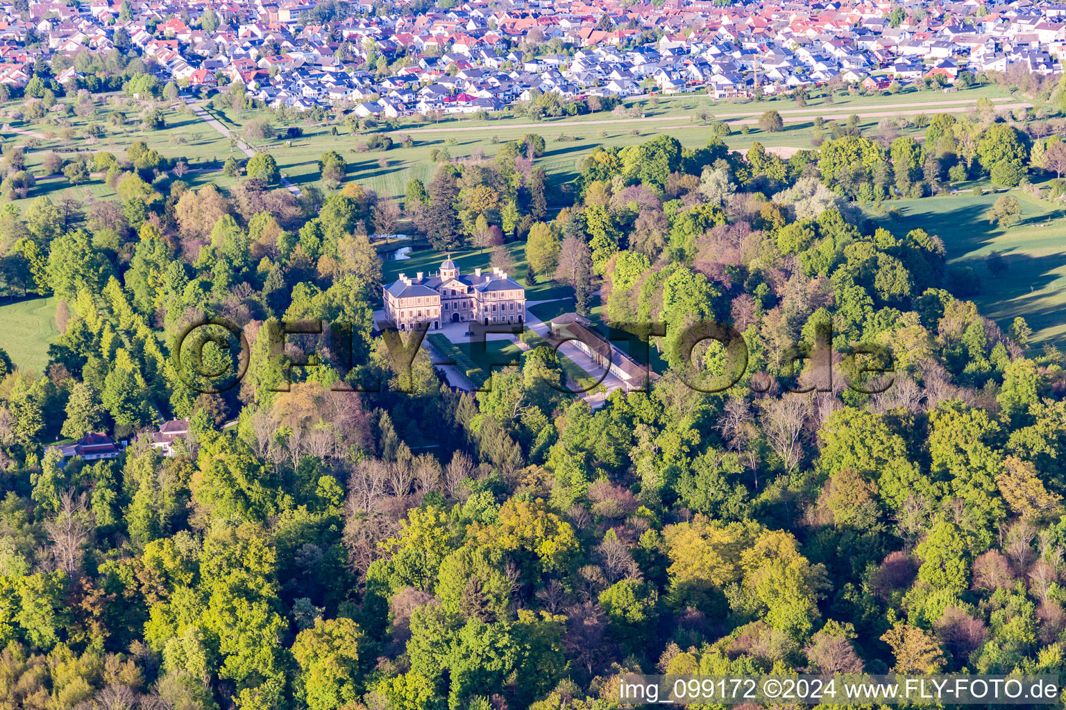 Vue oblique de Favoris verrouillé à Förch à le quartier Förch in Rastatt dans le département Bade-Wurtemberg, Allemagne