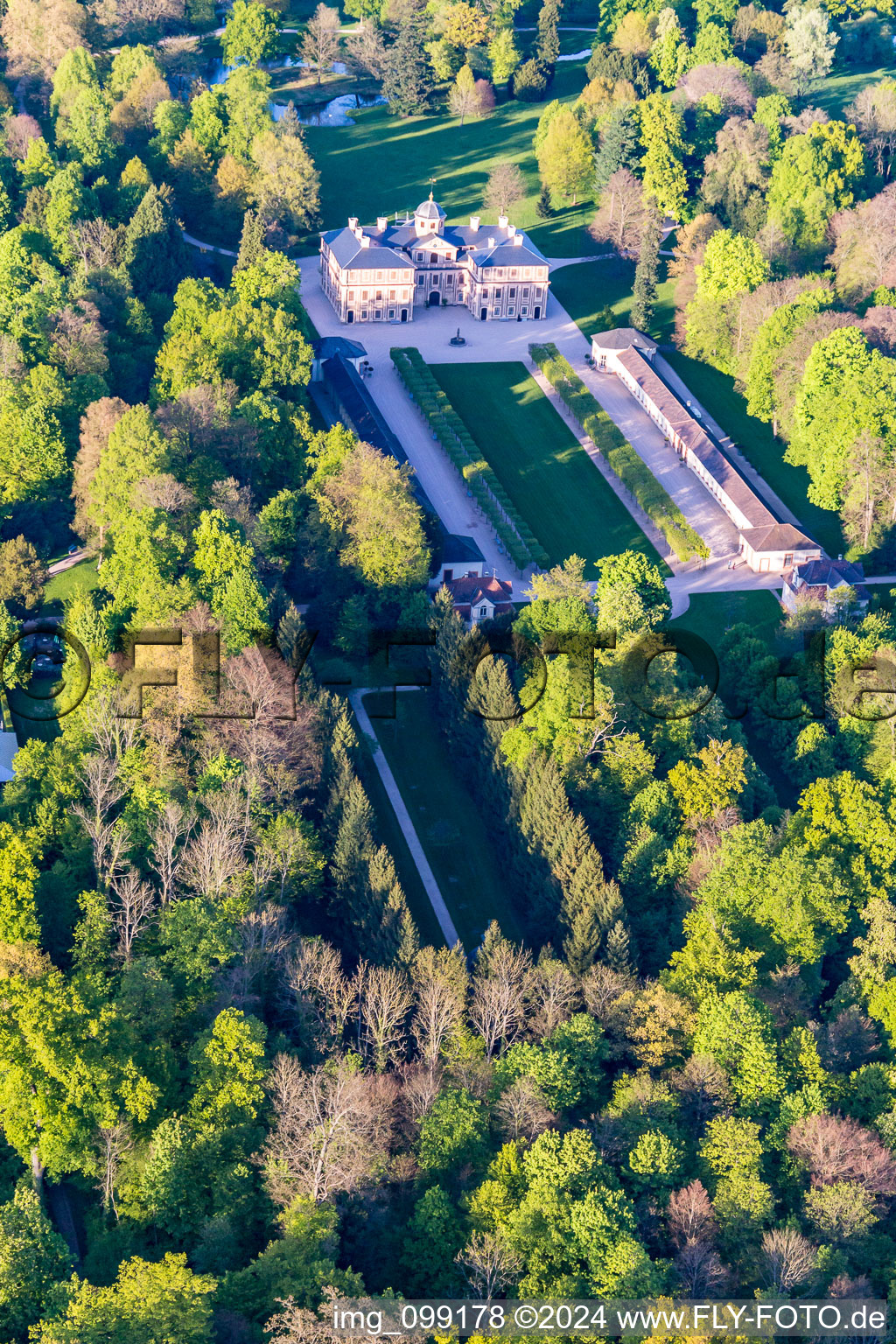 Favoris verrouillé à Förch à le quartier Förch in Rastatt dans le département Bade-Wurtemberg, Allemagne vue d'en haut