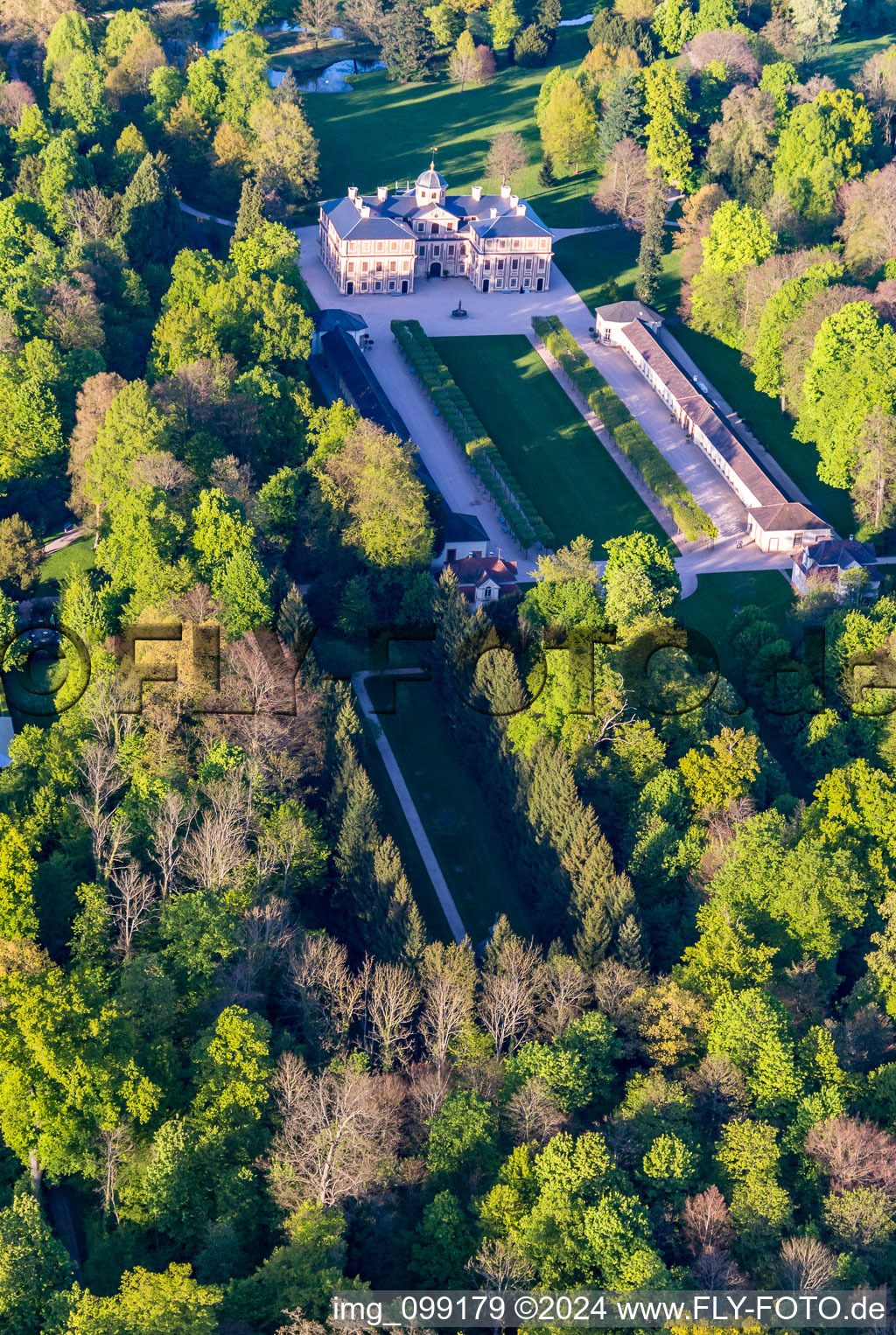 Favoris verrouillé à Förch à le quartier Förch in Rastatt dans le département Bade-Wurtemberg, Allemagne depuis l'avion