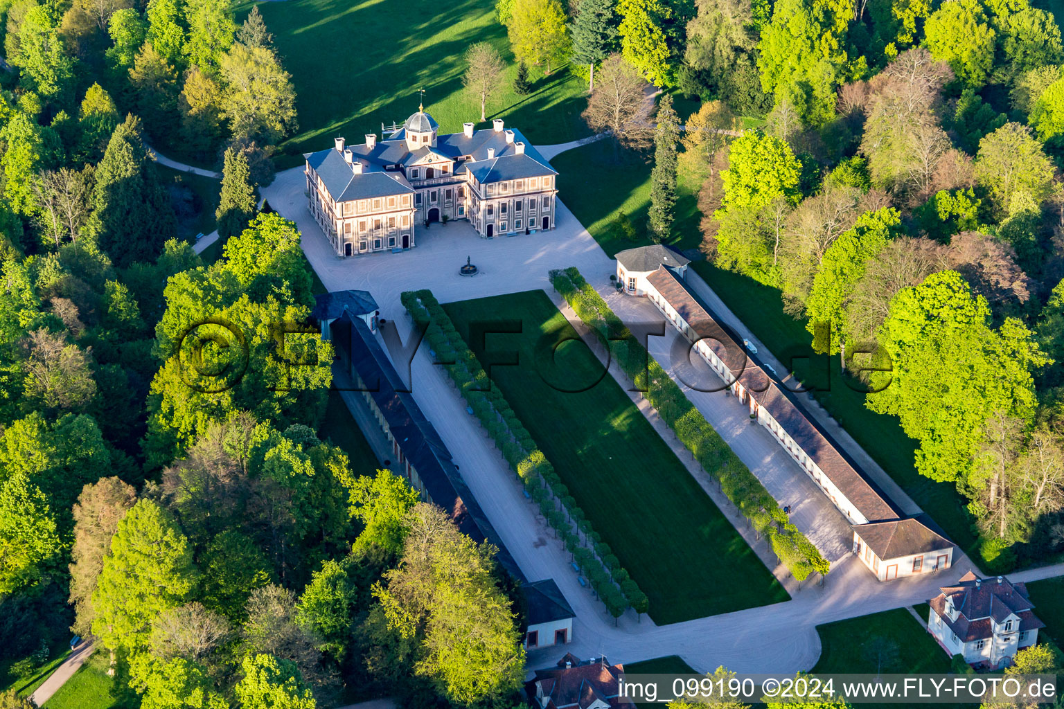 Parc du château du Schloß Favorite à le quartier Förch in Rastatt dans le département Bade-Wurtemberg, Allemagne hors des airs