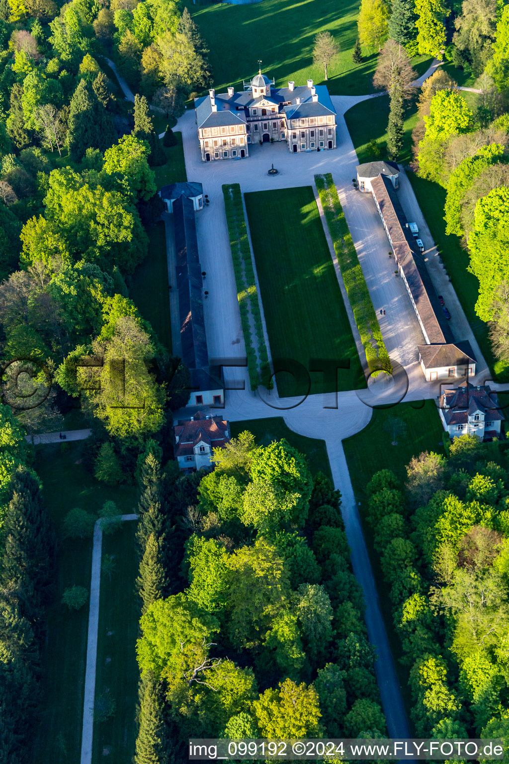 Favoris verrouillé à Förch à le quartier Förch in Rastatt dans le département Bade-Wurtemberg, Allemagne d'un drone