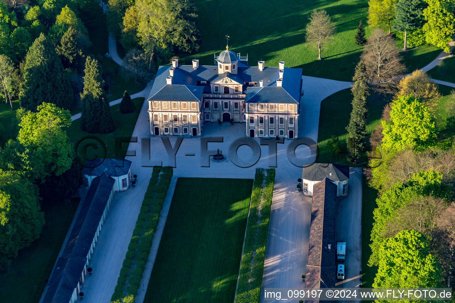 Vue oblique de Favoris verrouillé à Förch à le quartier Förch in Rastatt dans le département Bade-Wurtemberg, Allemagne