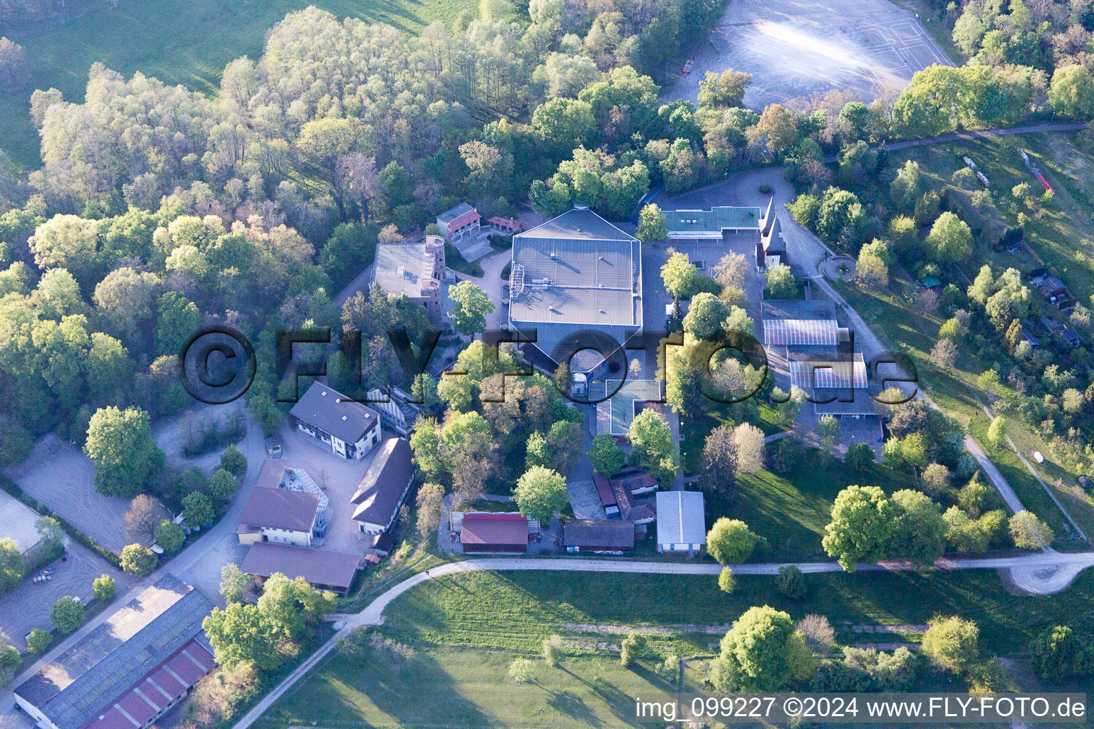 Vue oblique de Ötigheim dans le département Bade-Wurtemberg, Allemagne