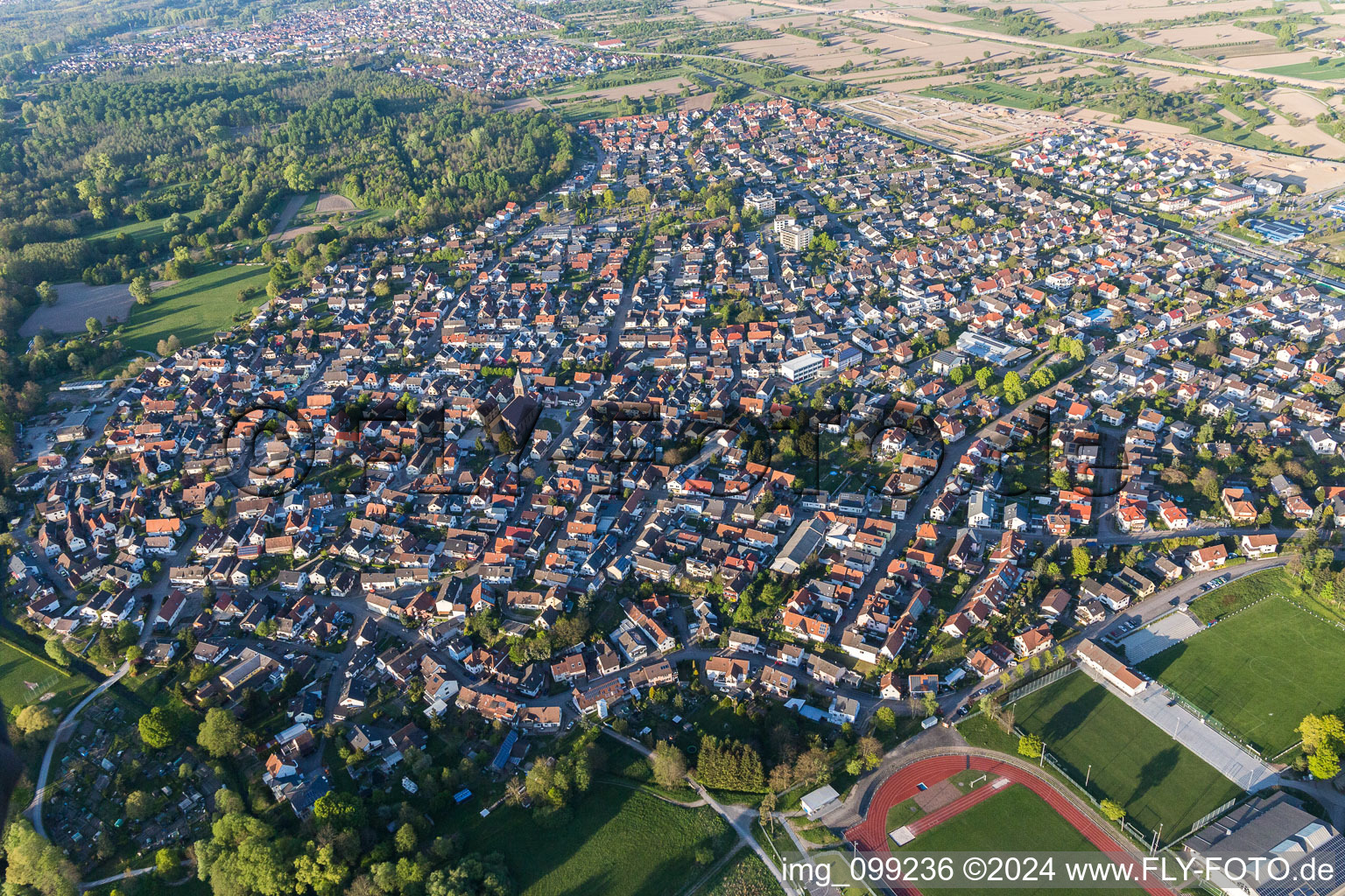 Photographie aérienne de Vue des rues et des maisons des quartiers résidentiels à Ötigheim dans le département Bade-Wurtemberg, Allemagne