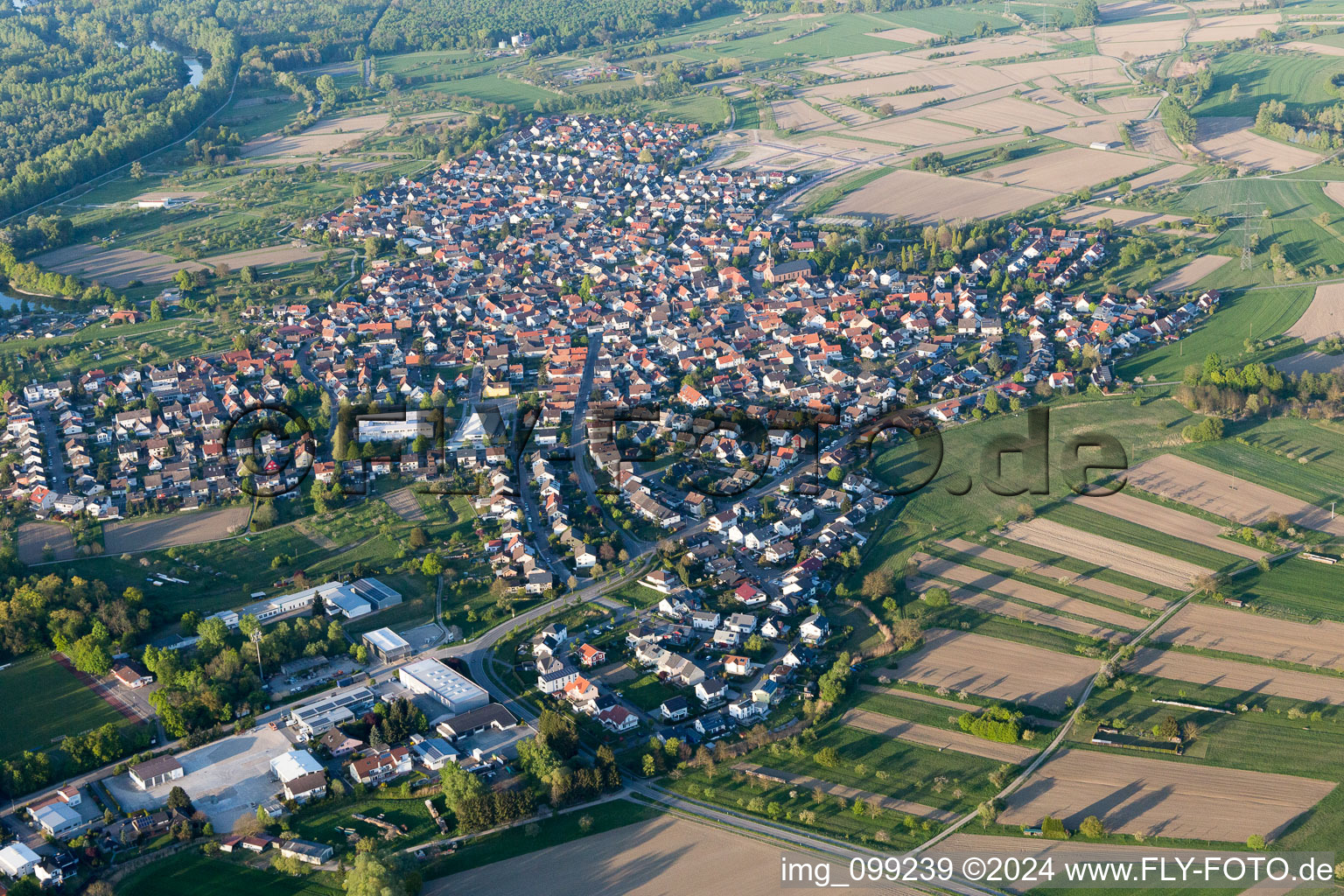 Au am Rhein dans le département Bade-Wurtemberg, Allemagne hors des airs