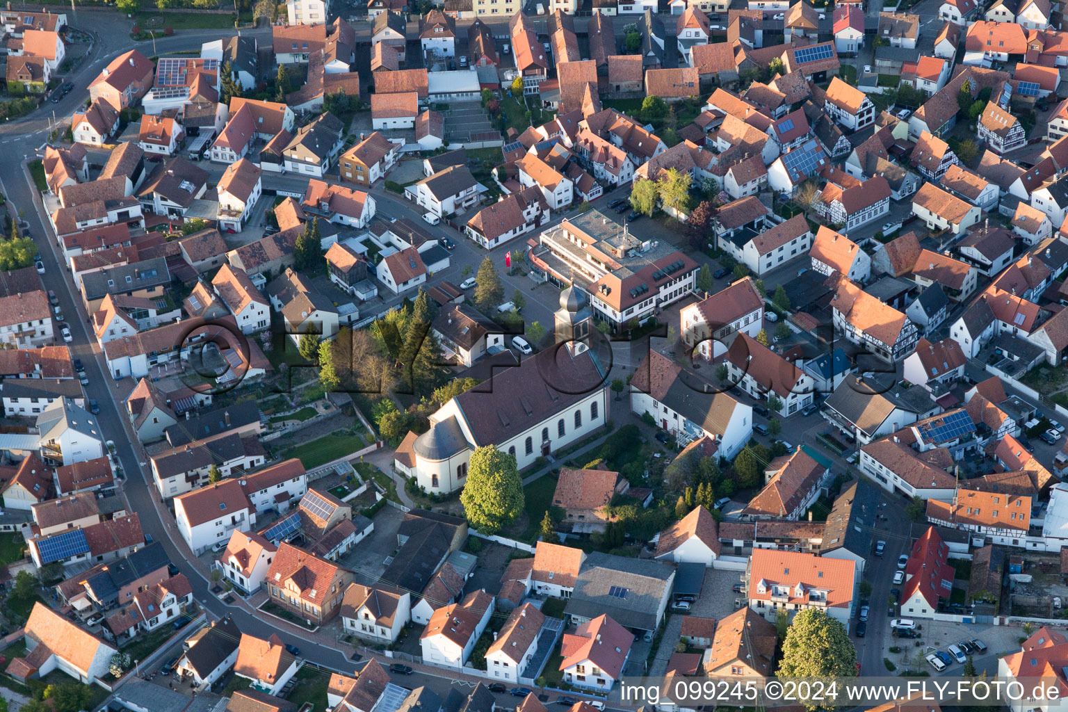 Hagenbach dans le département Rhénanie-Palatinat, Allemagne vue d'en haut