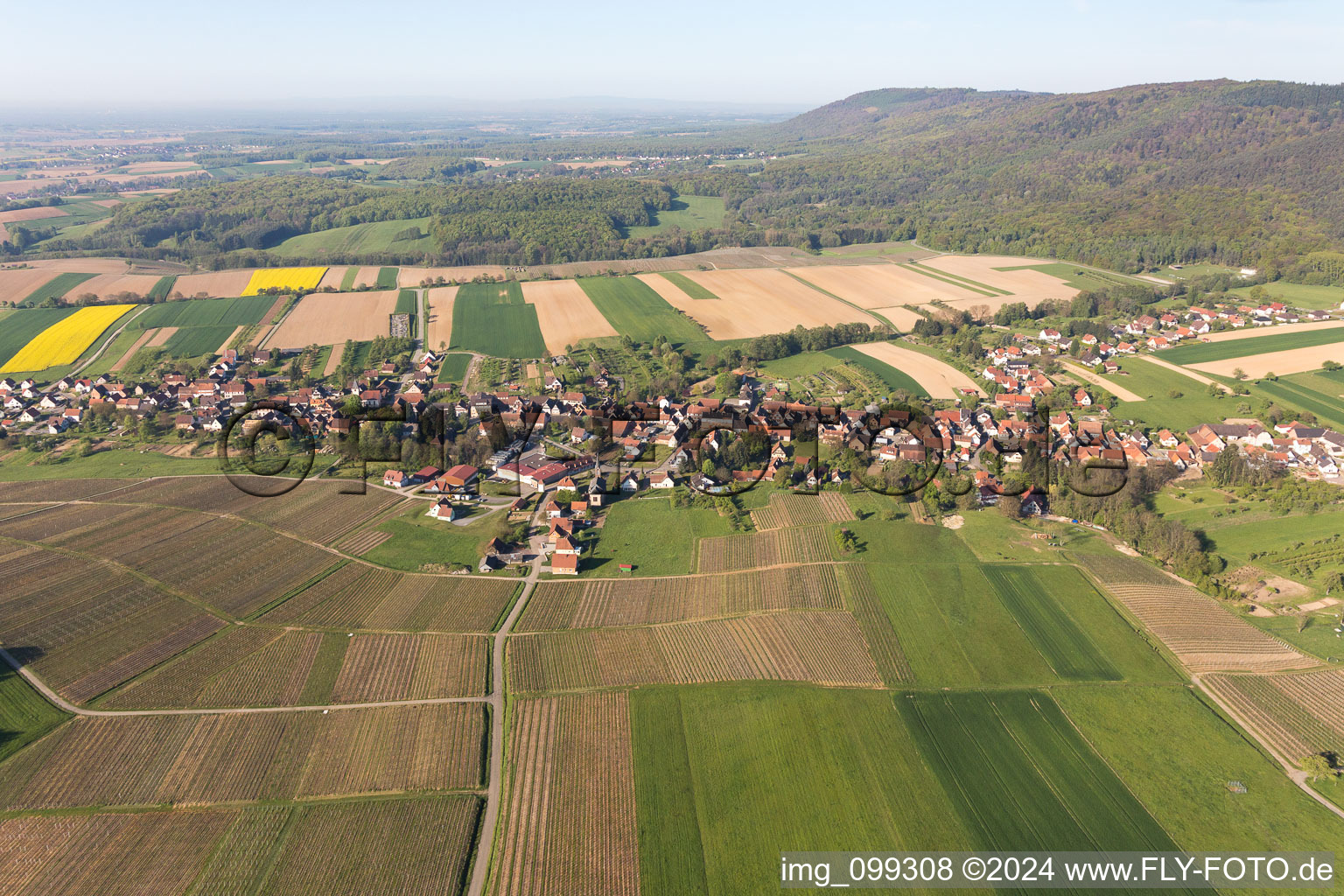 Cleebourg dans le département Bas Rhin, France du point de vue du drone