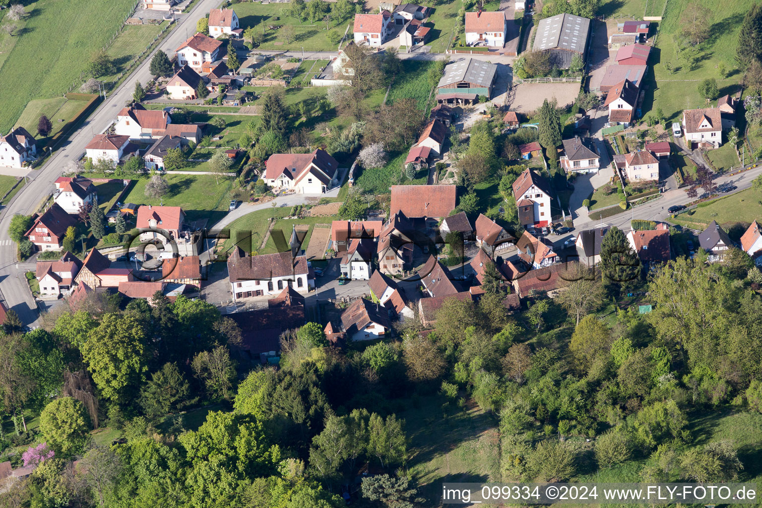 Vue aérienne de Lobsann dans le département Bas Rhin, France