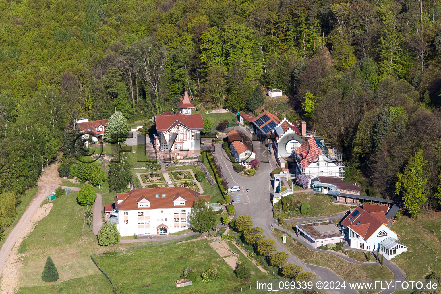 Vue aérienne de Chapelle de Marienbronn dans le quartier de Marienbronn à Lobsann dans le département Bas Rhin, France