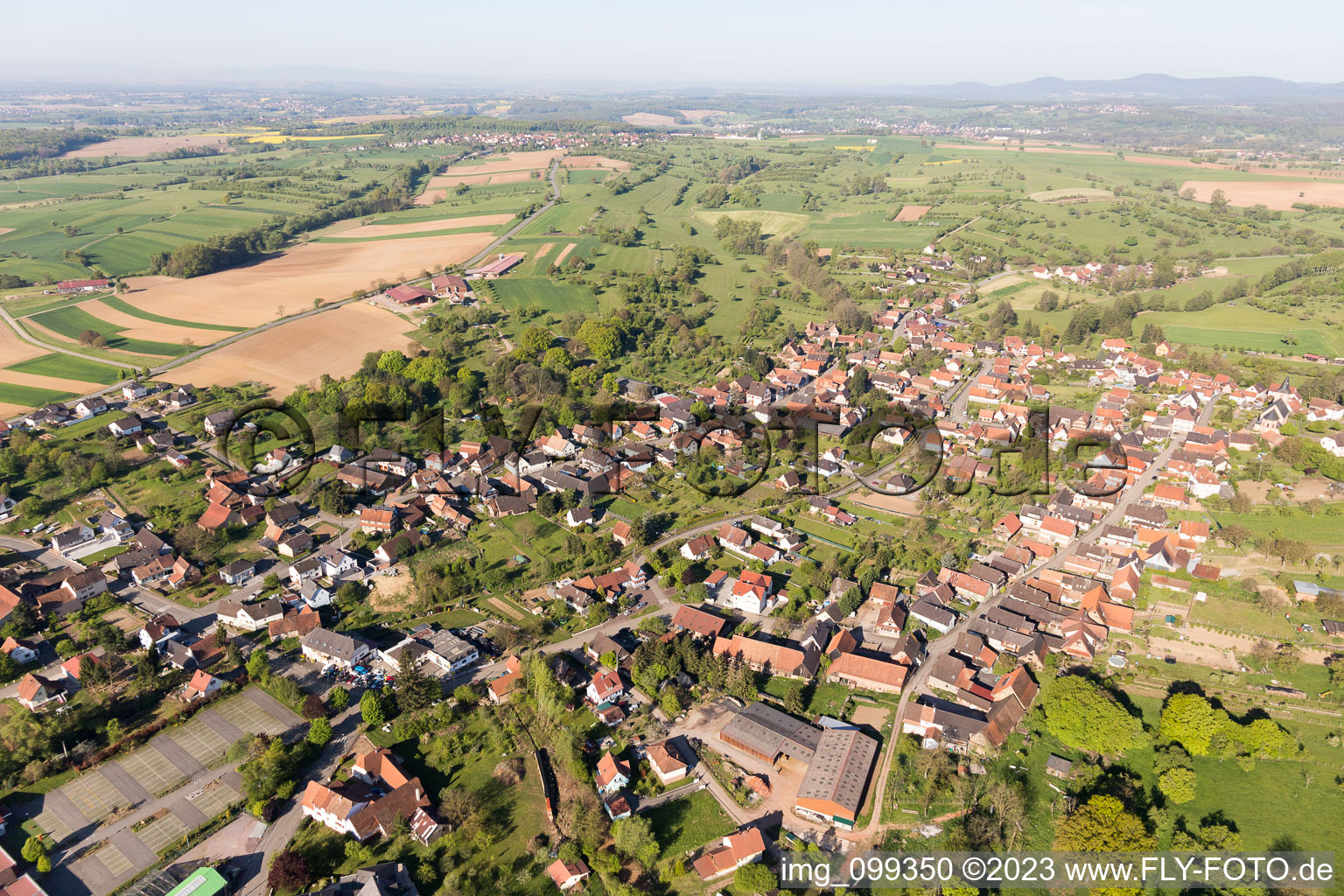 Enregistrement par drone de Preuschdorf dans le département Bas Rhin, France