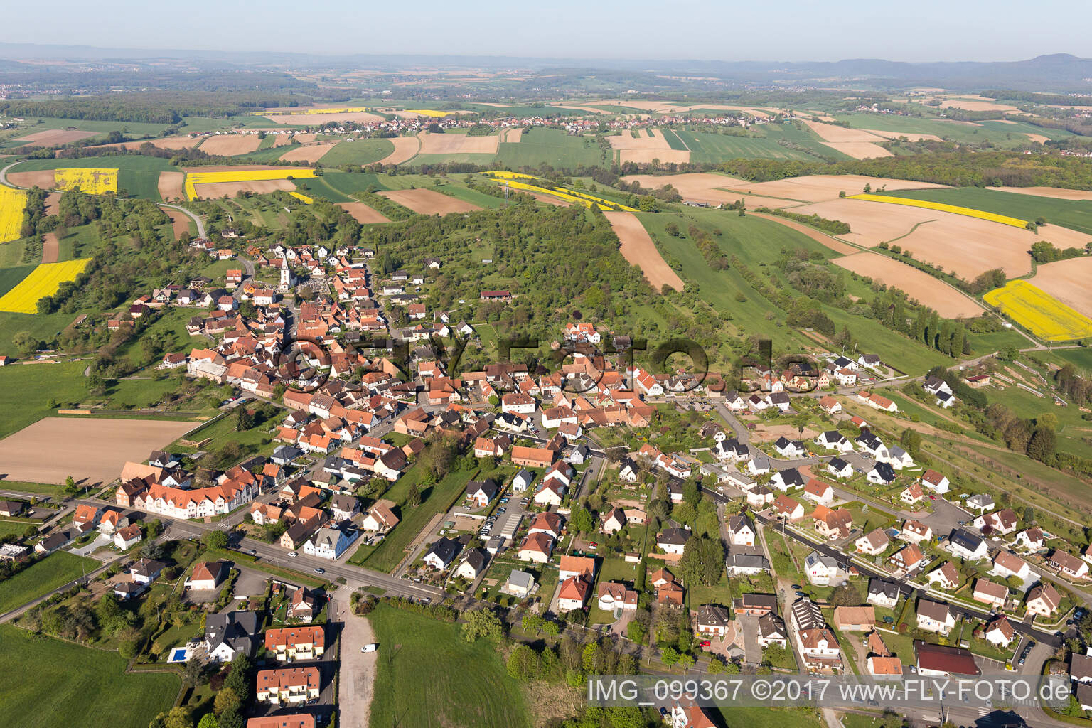 Vue aérienne de Morsbronn-les-Bains dans le département Bas Rhin, France