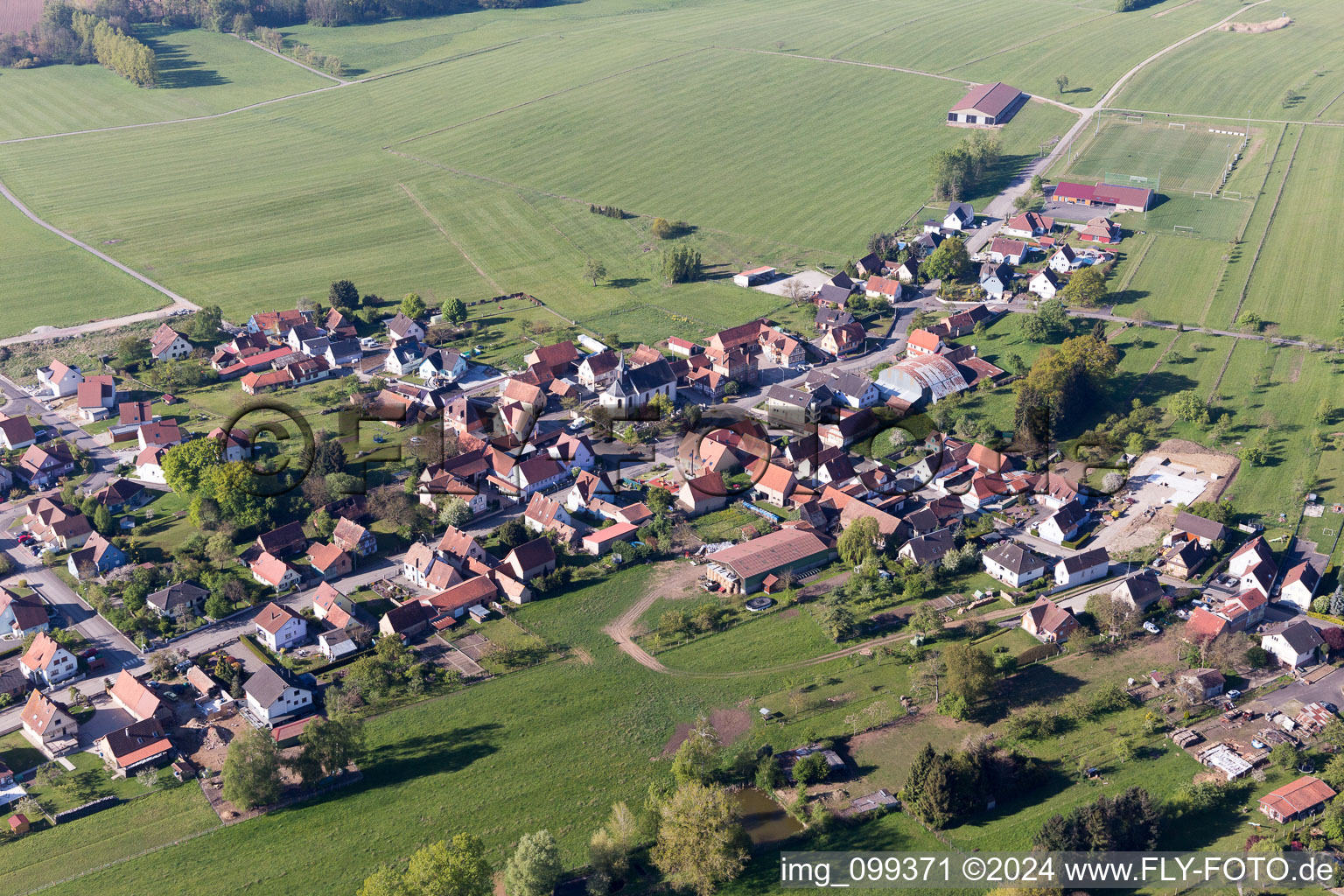 Vue aérienne de Hegeney dans le département Bas Rhin, France