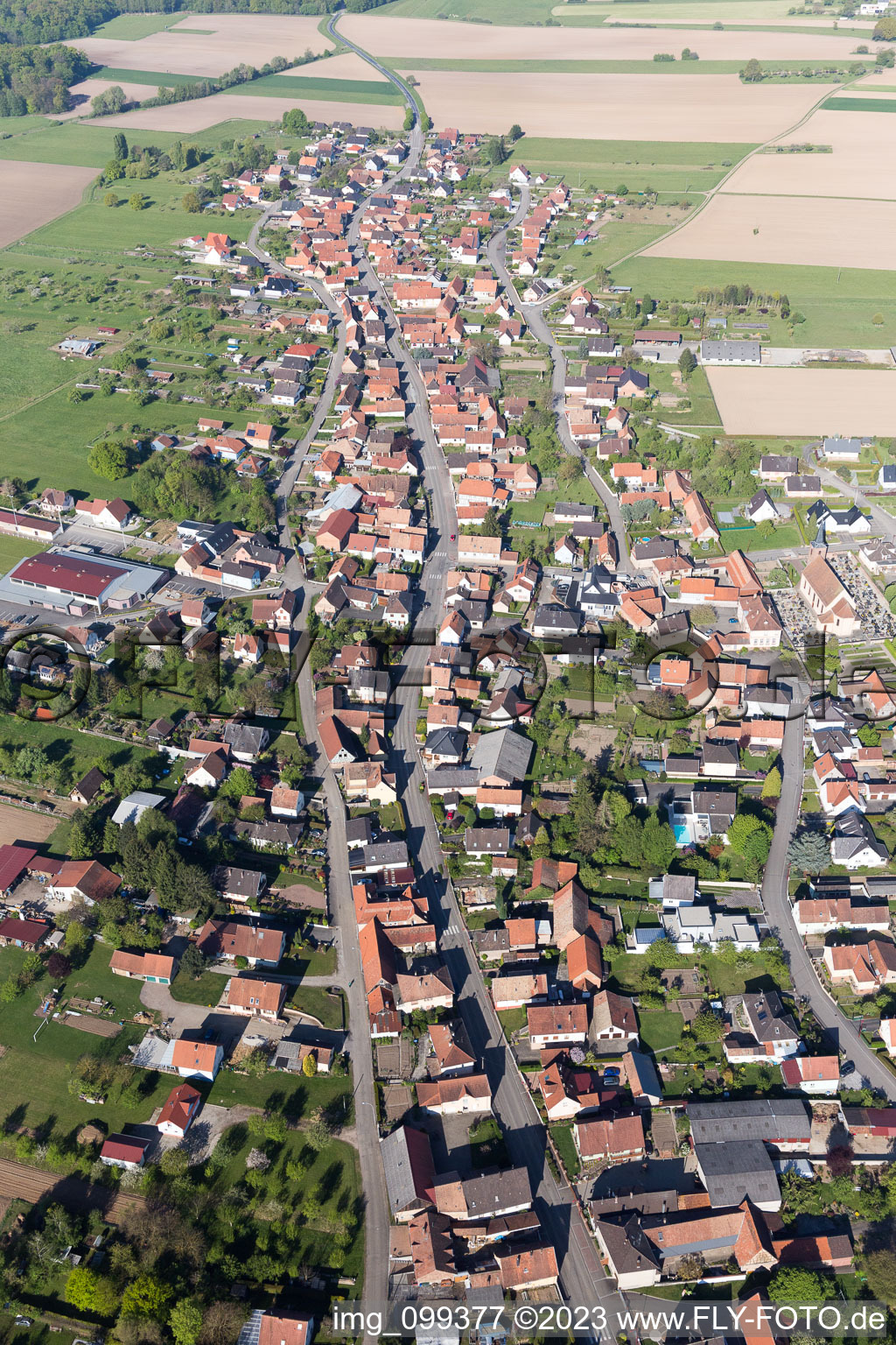 Eschbach dans le département Bas Rhin, France du point de vue du drone