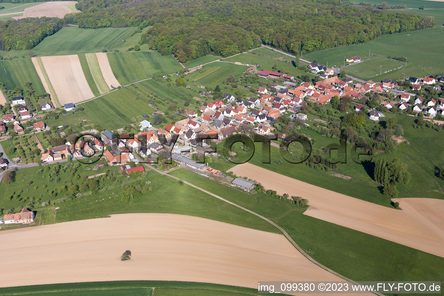 Eschbach dans le département Bas Rhin, France vu d'un drone