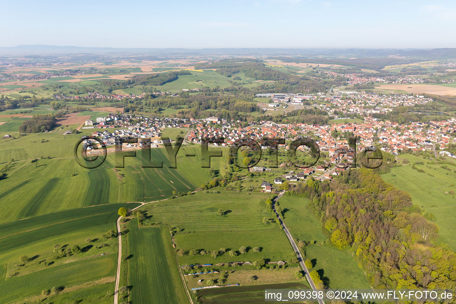 Vue aérienne de Gundershoffen dans le département Bas Rhin, France