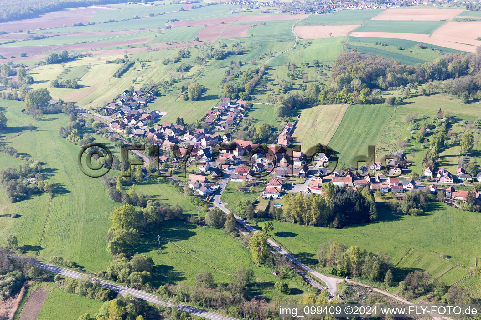 Vue aérienne de Uttenhoffen dans le département Bas Rhin, France