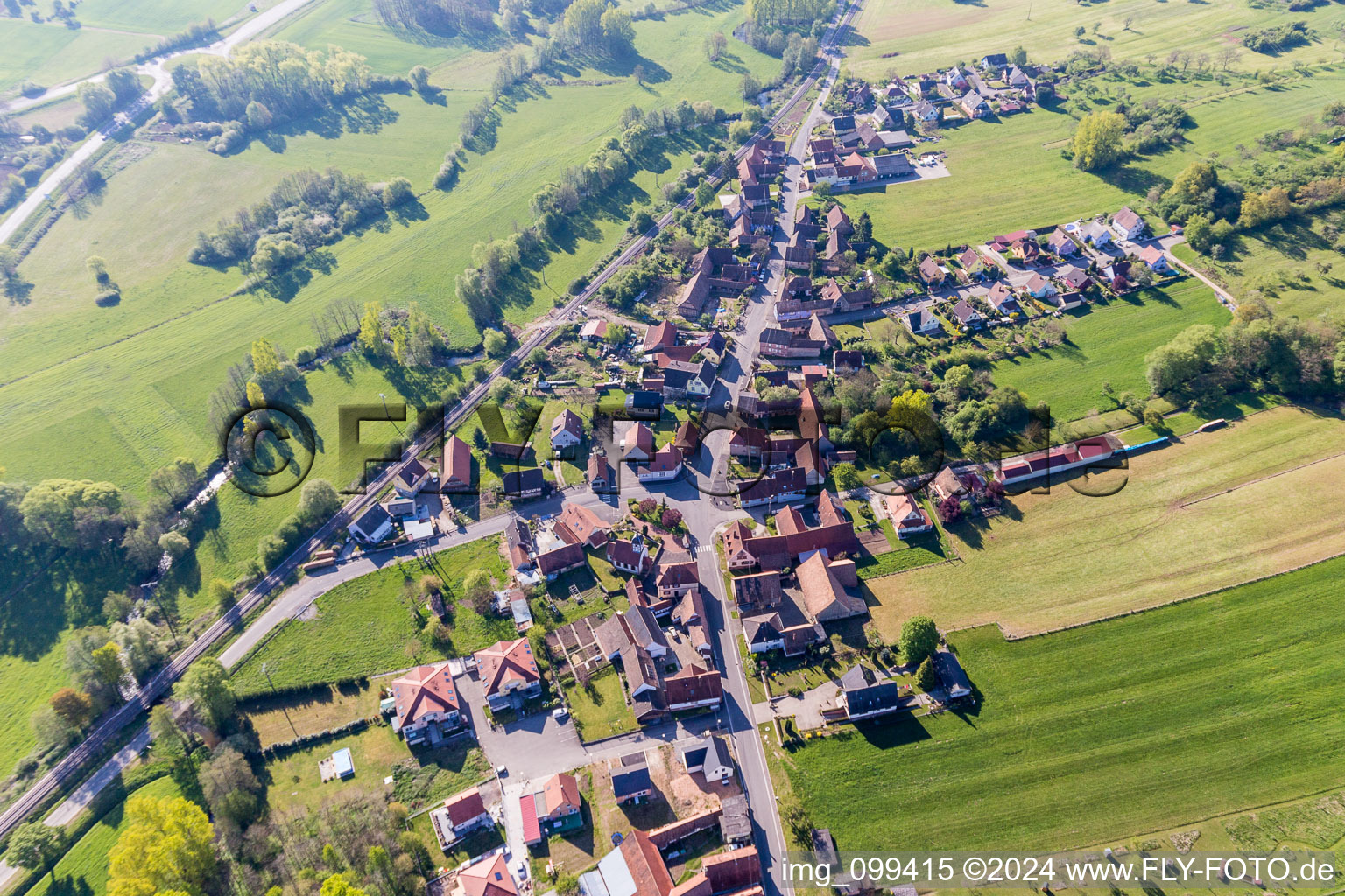 Vue aérienne de Zones riveraines du Zinsel à Uttenhoffen dans le département Bas Rhin, France