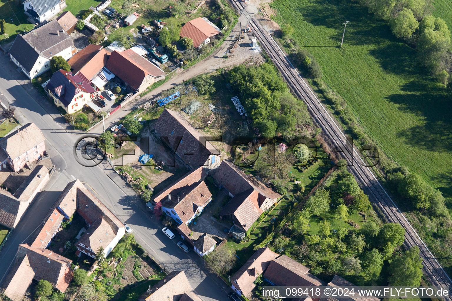 Vue d'oiseau de Uttenhoffen dans le département Bas Rhin, France