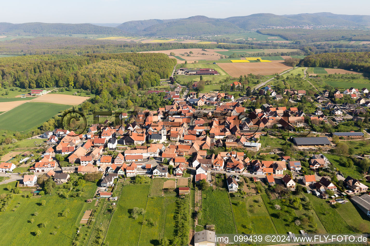 Vue aérienne de Engwiller dans le département Bas Rhin, France