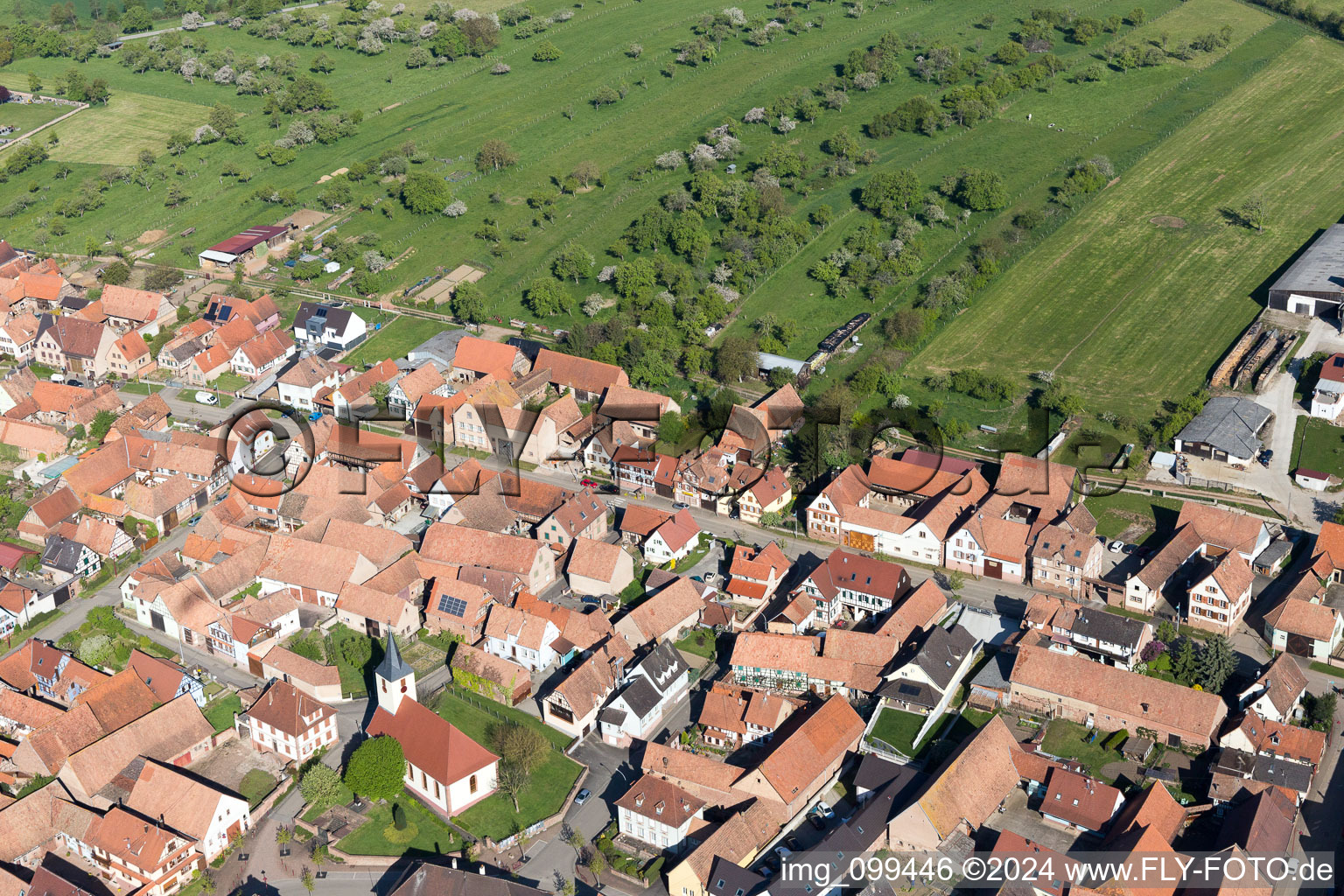 Vue oblique de Uhrwiller dans le département Bas Rhin, France