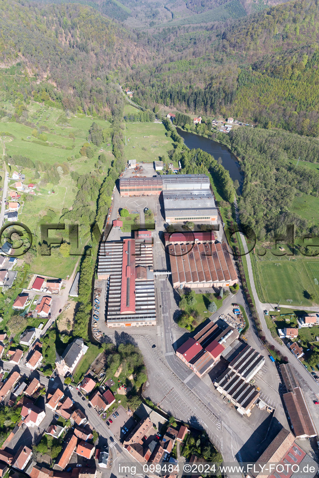 Enregistrement par drone de Zinswiller dans le département Bas Rhin, France