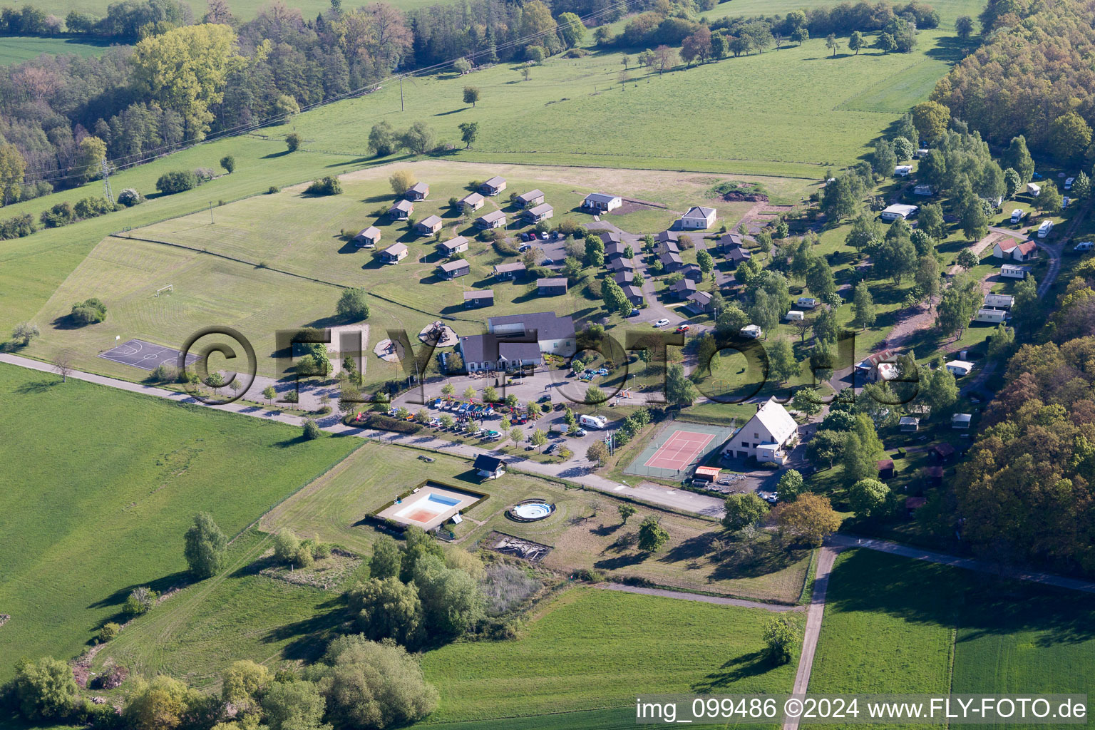 Zinswiller dans le département Bas Rhin, France du point de vue du drone