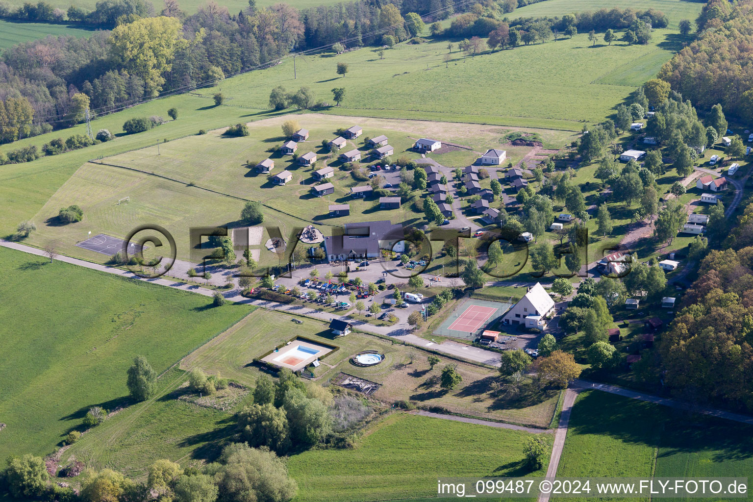 Zinswiller dans le département Bas Rhin, France d'un drone