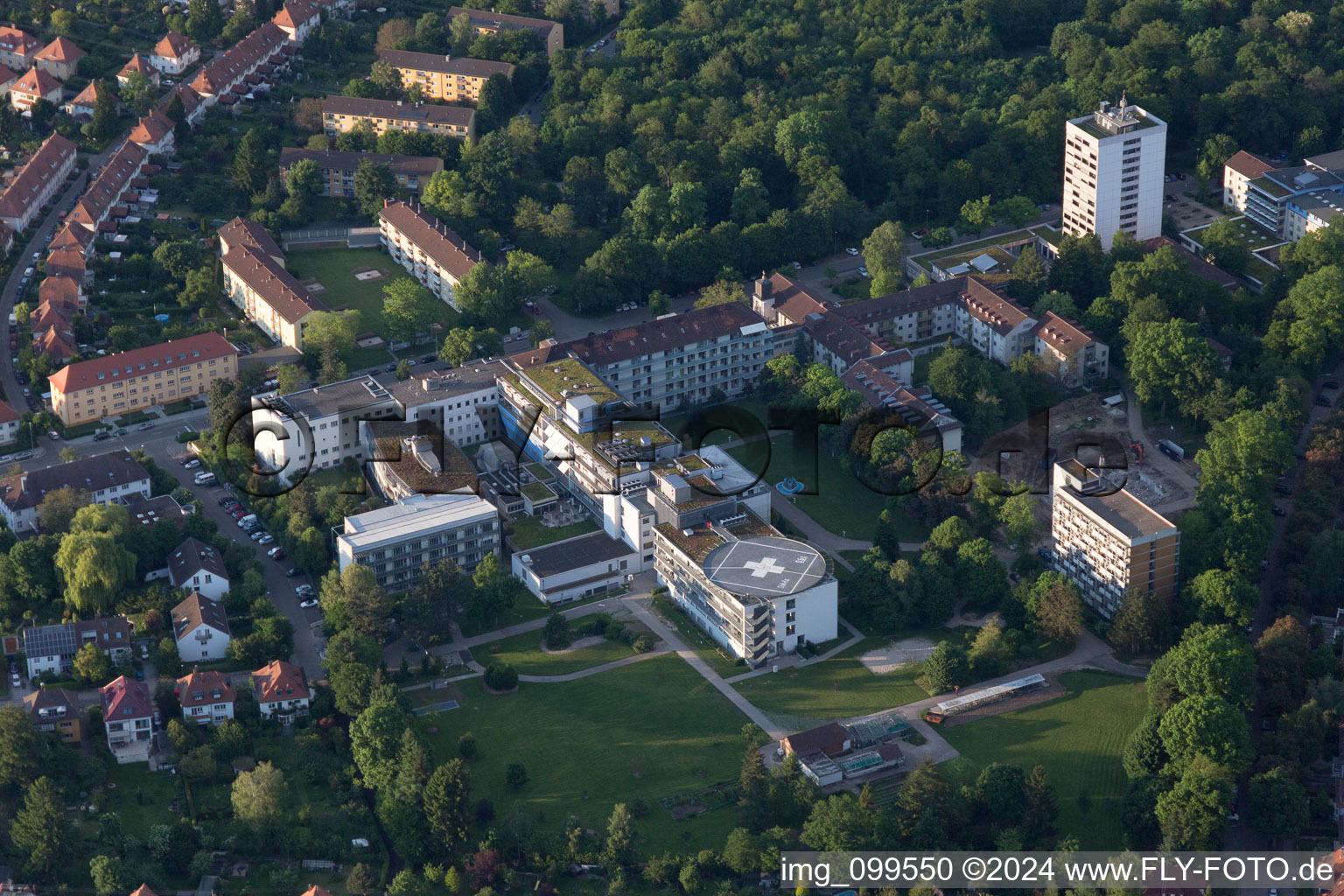 Vue aérienne de Diaconesse KH à le quartier Rüppurr in Karlsruhe dans le département Bade-Wurtemberg, Allemagne