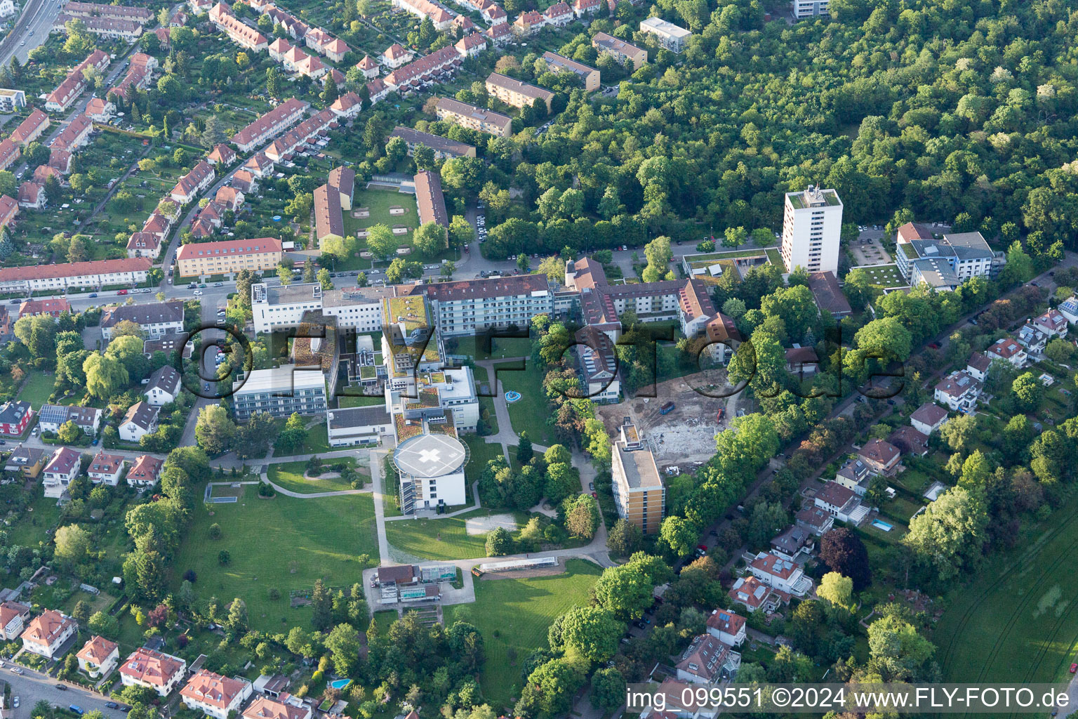 Vue aérienne de Diaconesse KH à le quartier Rüppurr in Karlsruhe dans le département Bade-Wurtemberg, Allemagne