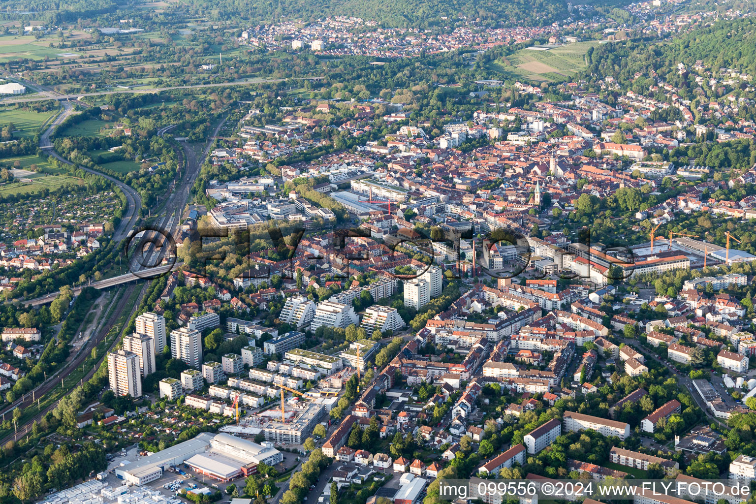 Vue aérienne de Killisfeldstr à le quartier Durlach in Karlsruhe dans le département Bade-Wurtemberg, Allemagne