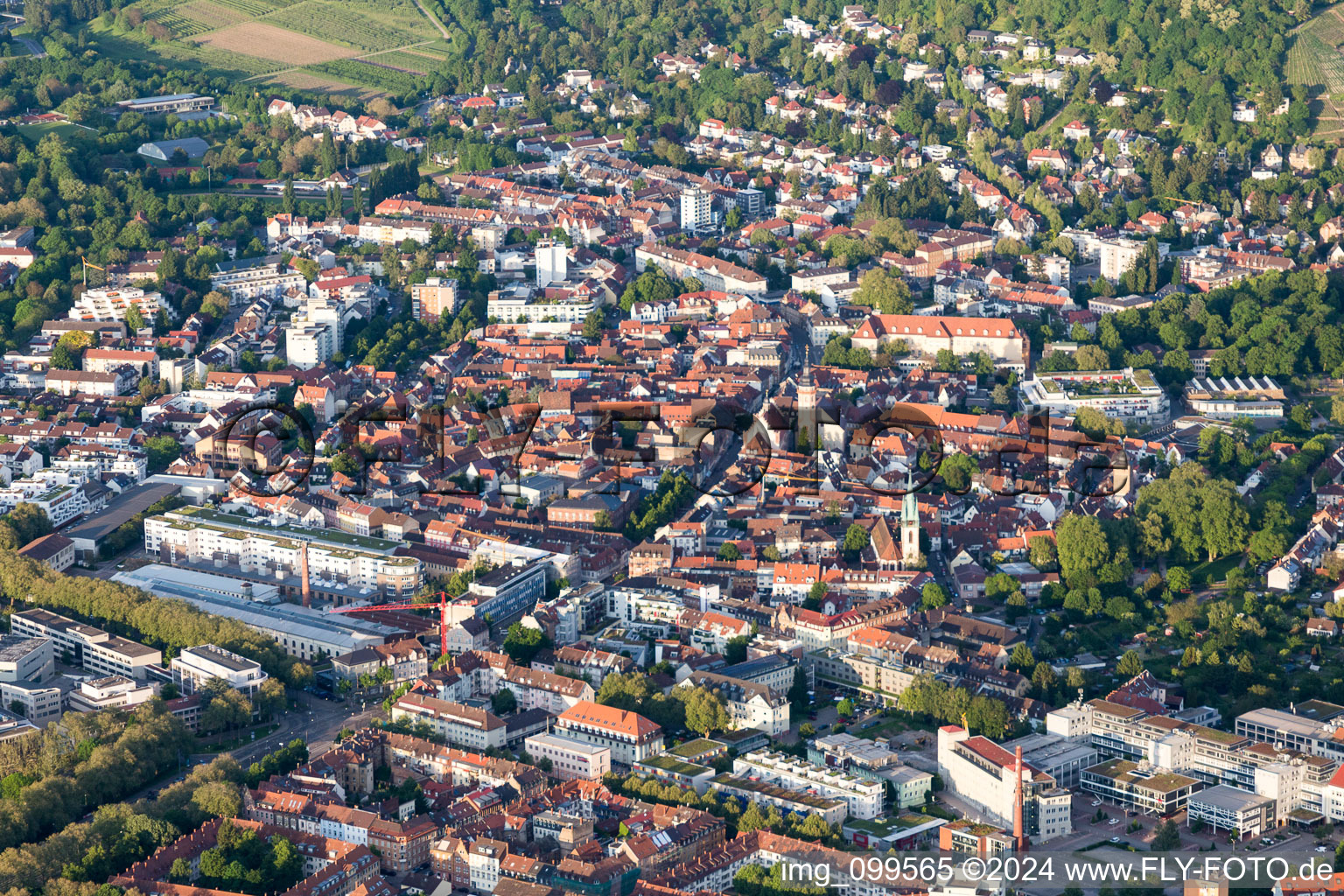 Enregistrement par drone de Quartier Durlach in Karlsruhe dans le département Bade-Wurtemberg, Allemagne