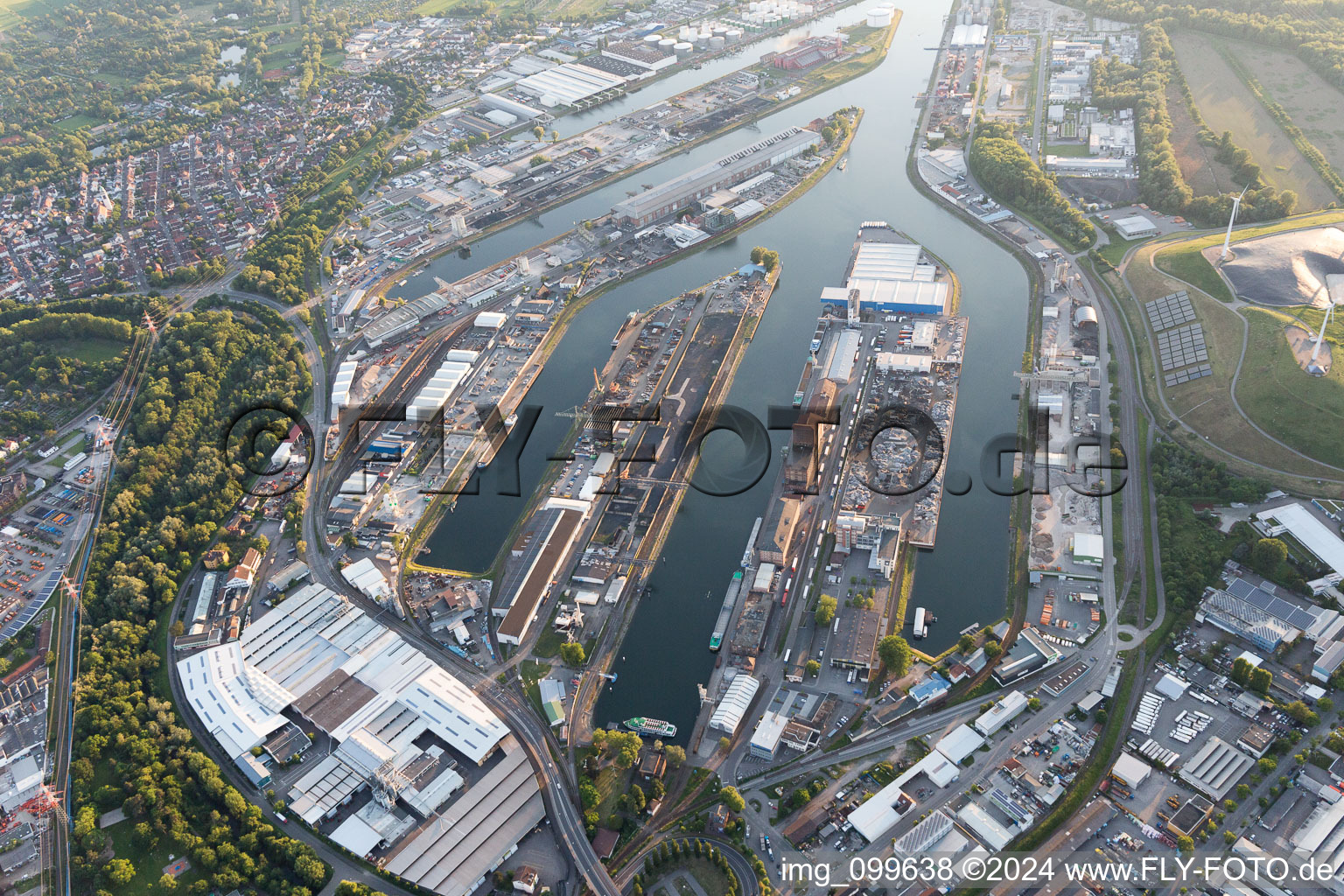 Photographie aérienne de Quartier Rheinhafen in Karlsruhe dans le département Bade-Wurtemberg, Allemagne