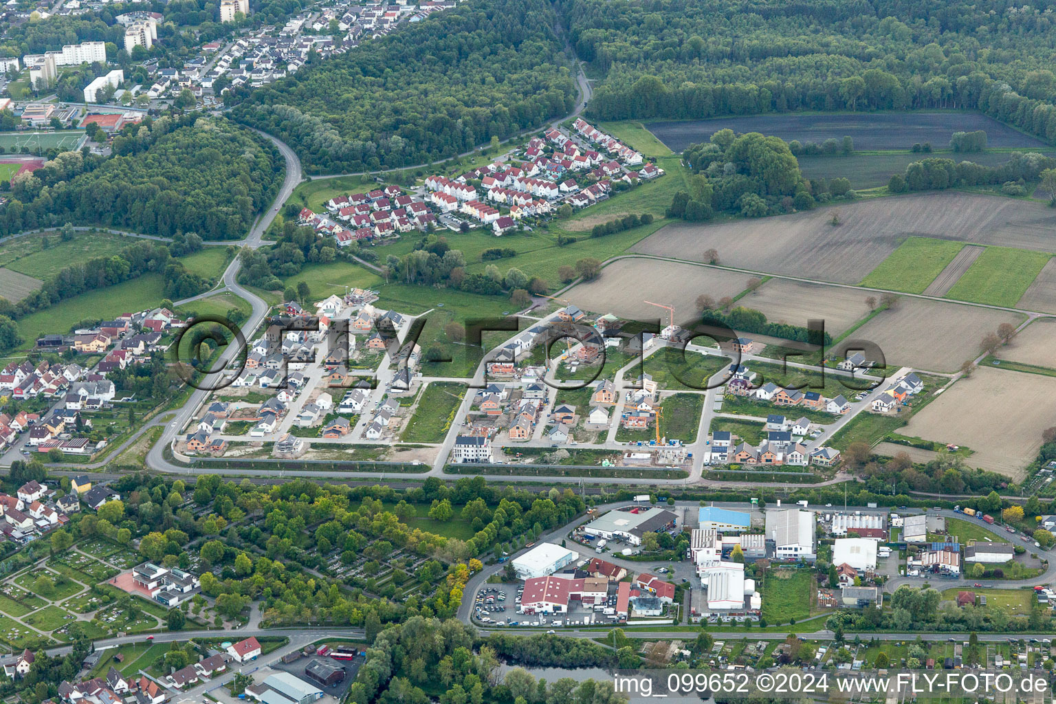 Wörth am Rhein dans le département Rhénanie-Palatinat, Allemagne d'en haut