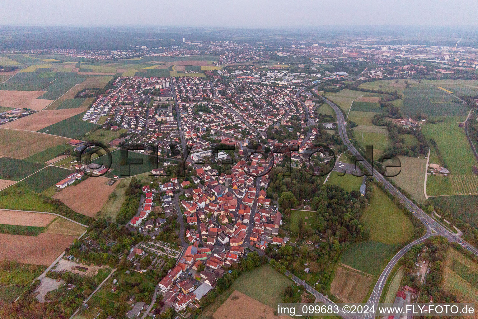 Vue aérienne de Niederwerrn à Schweinfurt dans le département Bavière, Allemagne