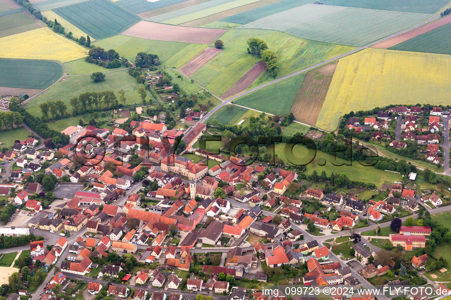 Sulzheim dans le département Bavière, Allemagne depuis l'avion